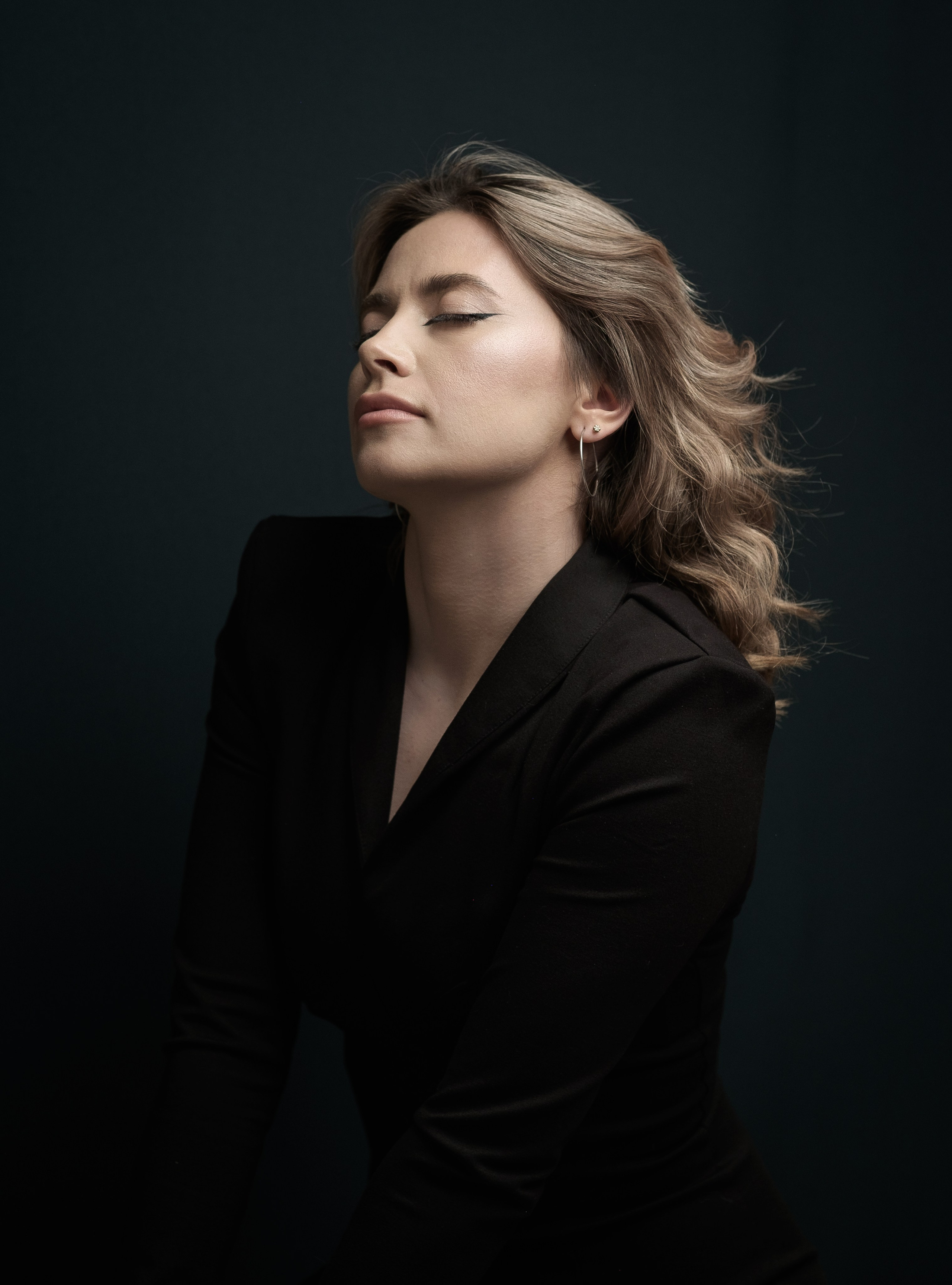 женственный портрет 