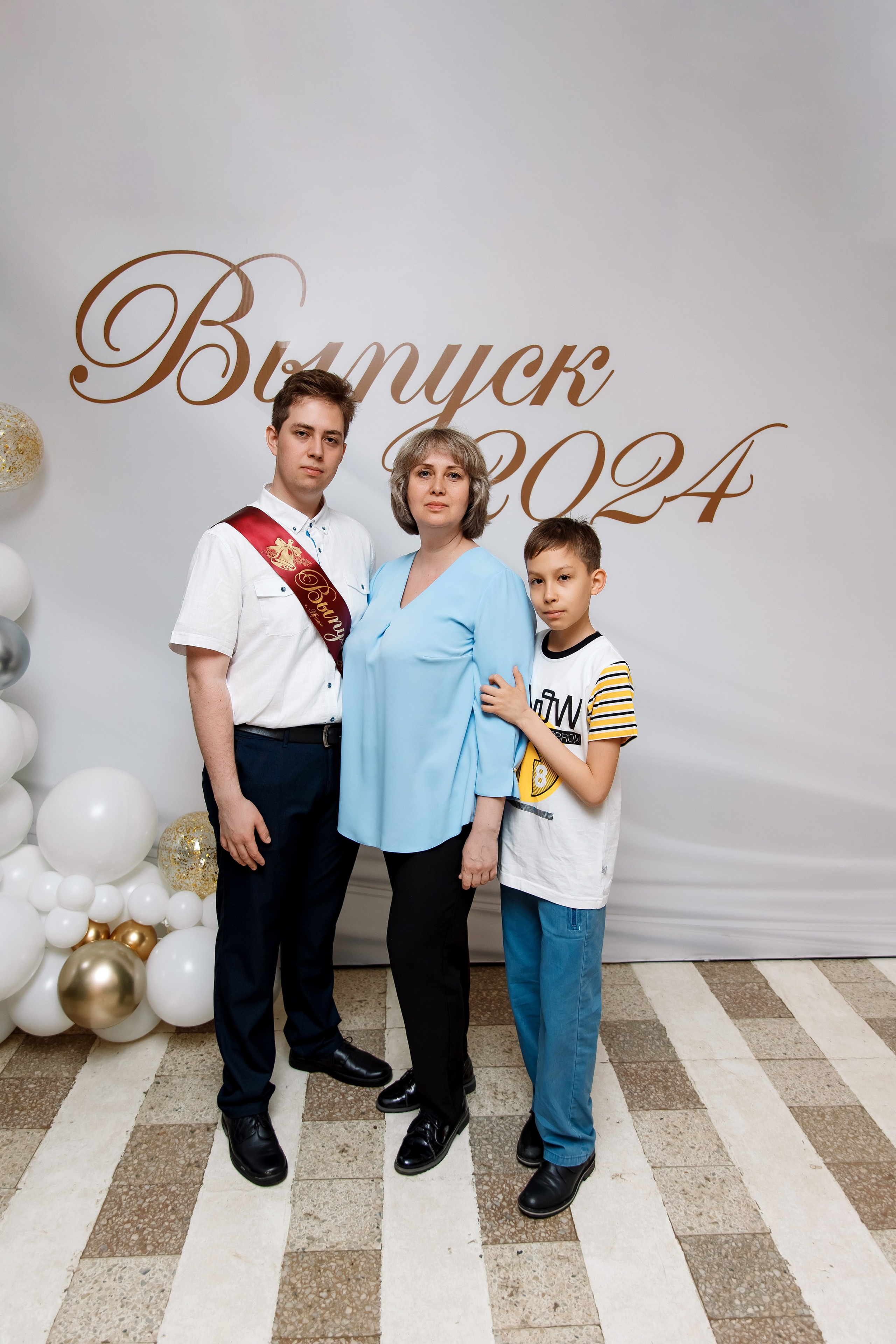 11 класс Последний звонок. Фотограф Любовь Корниенко, Примоский край