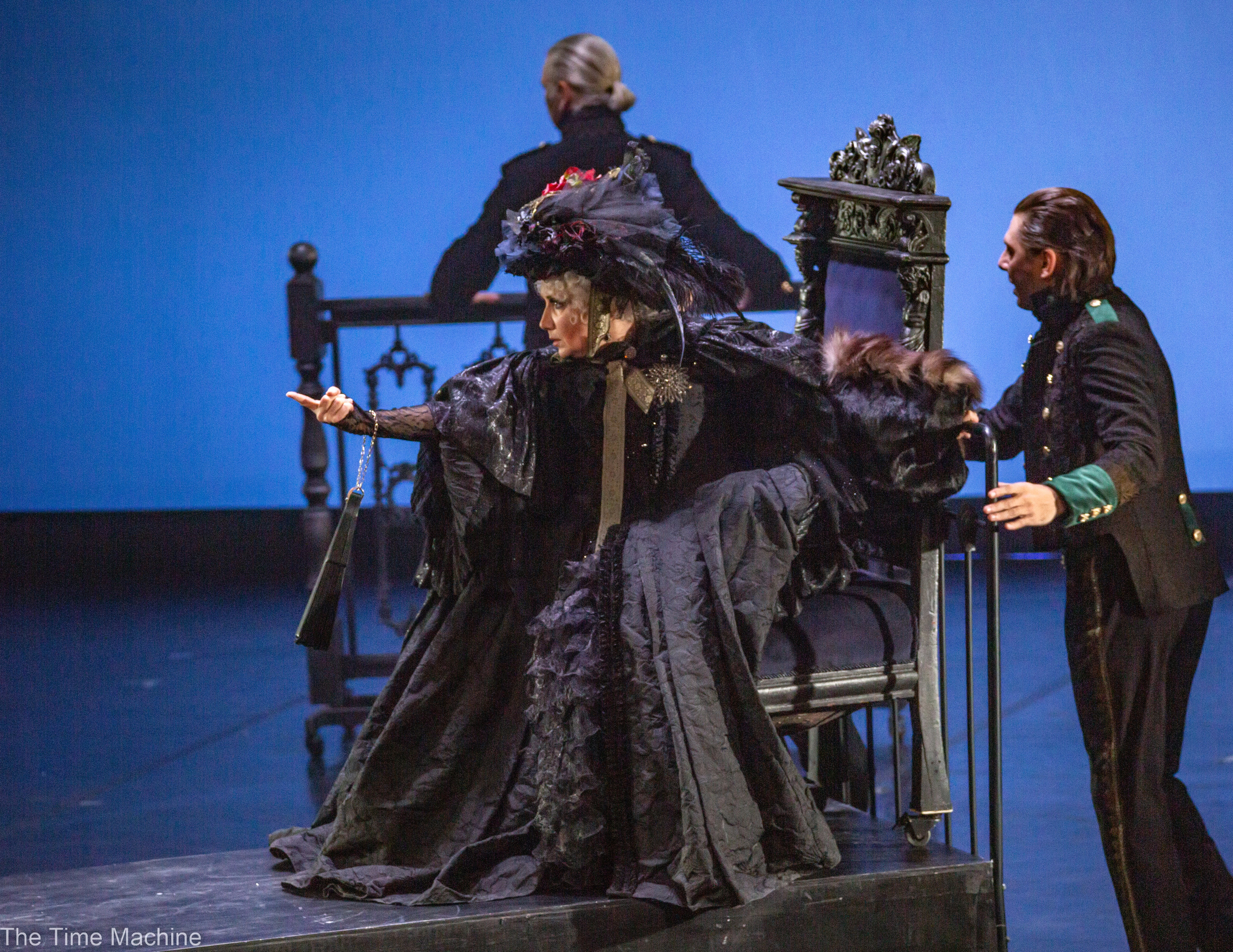 ПИКОВАЯ ДАМА ТЮЗ МИХАИЛ БОВЕ. Фотограф для маркетплейсов Михаил Бове