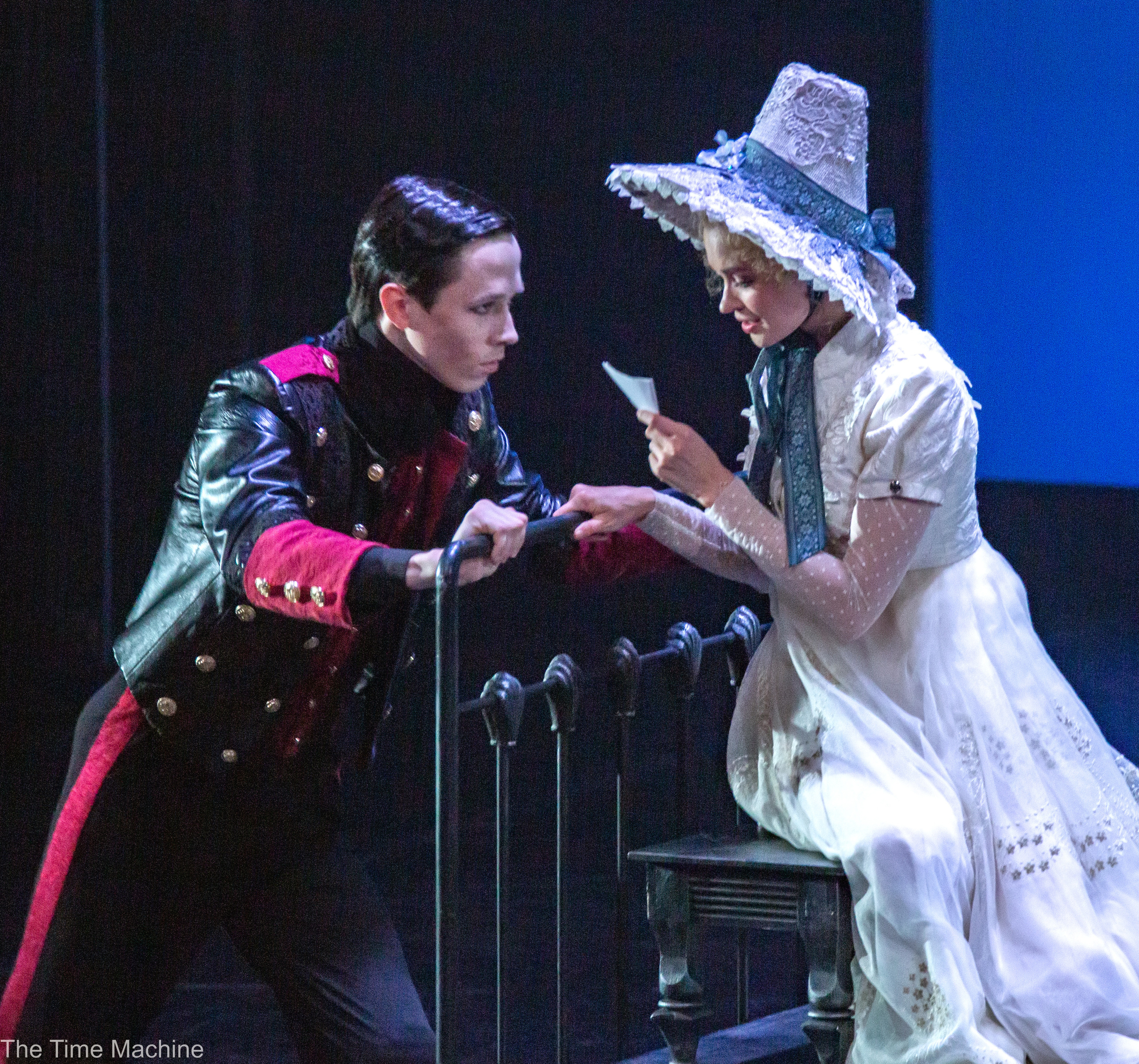 ПИКОВАЯ ДАМА ТЮЗ МИХАИЛ БОВЕ. Фотограф для маркетплейсов Михаил Бове