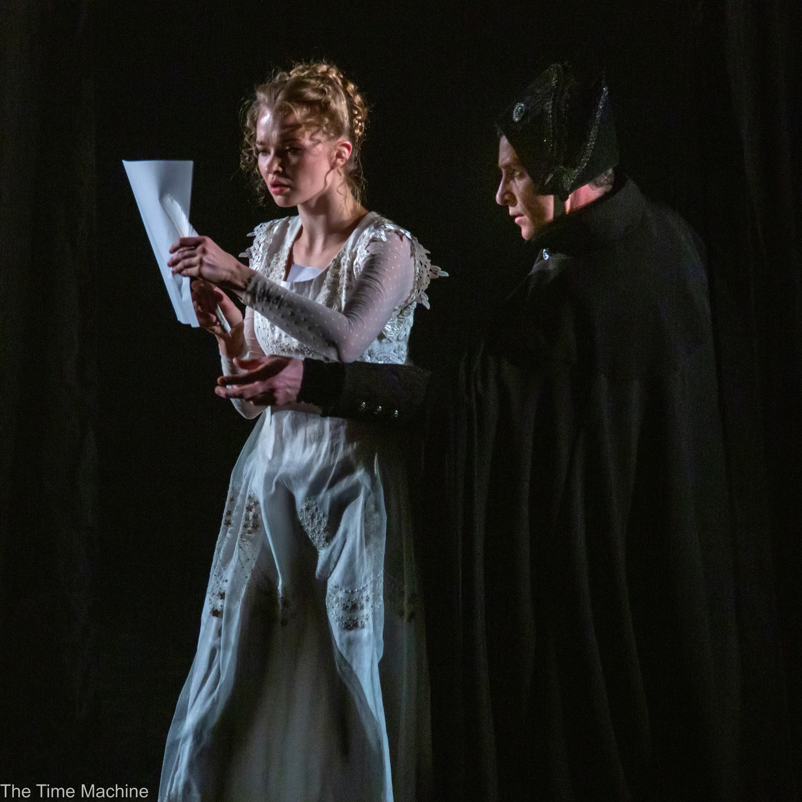 ПИКОВАЯ ДАМА ТЮЗ МИХАИЛ БОВЕ. Фотограф для маркетплейсов Михаил Бове