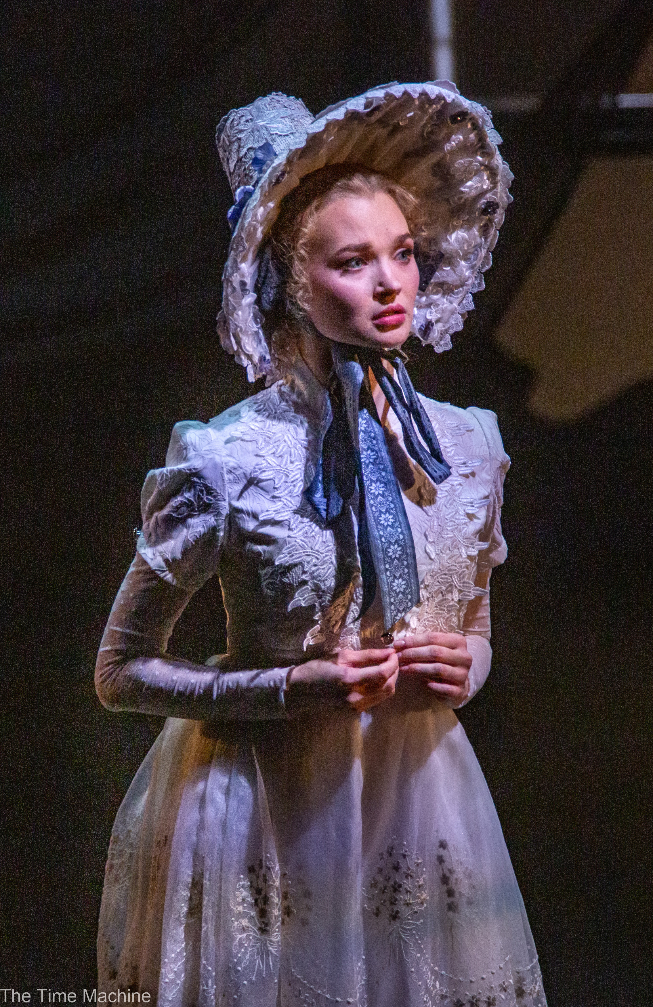 ПИКОВАЯ ДАМА ТЮЗ МИХАИЛ БОВЕ. Фотограф для маркетплейсов Михаил Бове