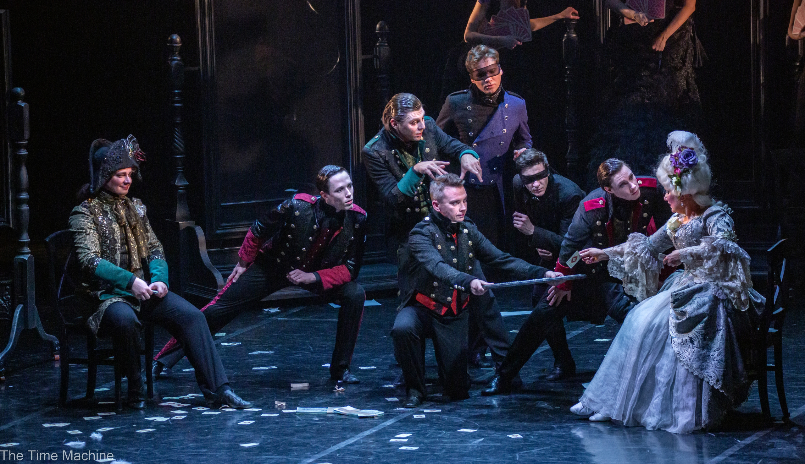 ПИКОВАЯ ДАМА ТЮЗ МИХАИЛ БОВЕ. Фотограф для маркетплейсов Михаил Бове