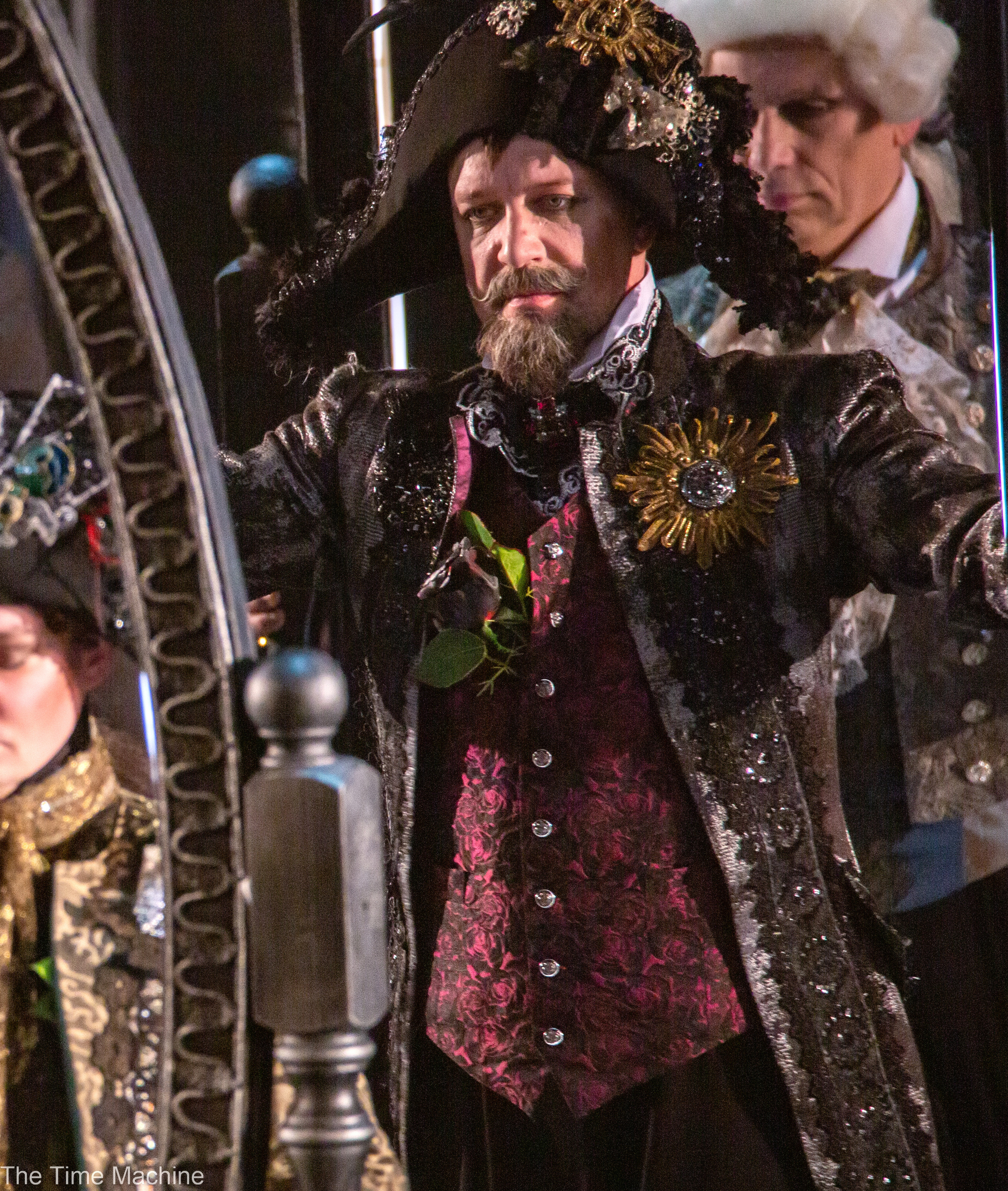 ПИКОВАЯ ДАМА ТЮЗ МИХАИЛ БОВЕ. Фотограф для маркетплейсов Михаил Бове