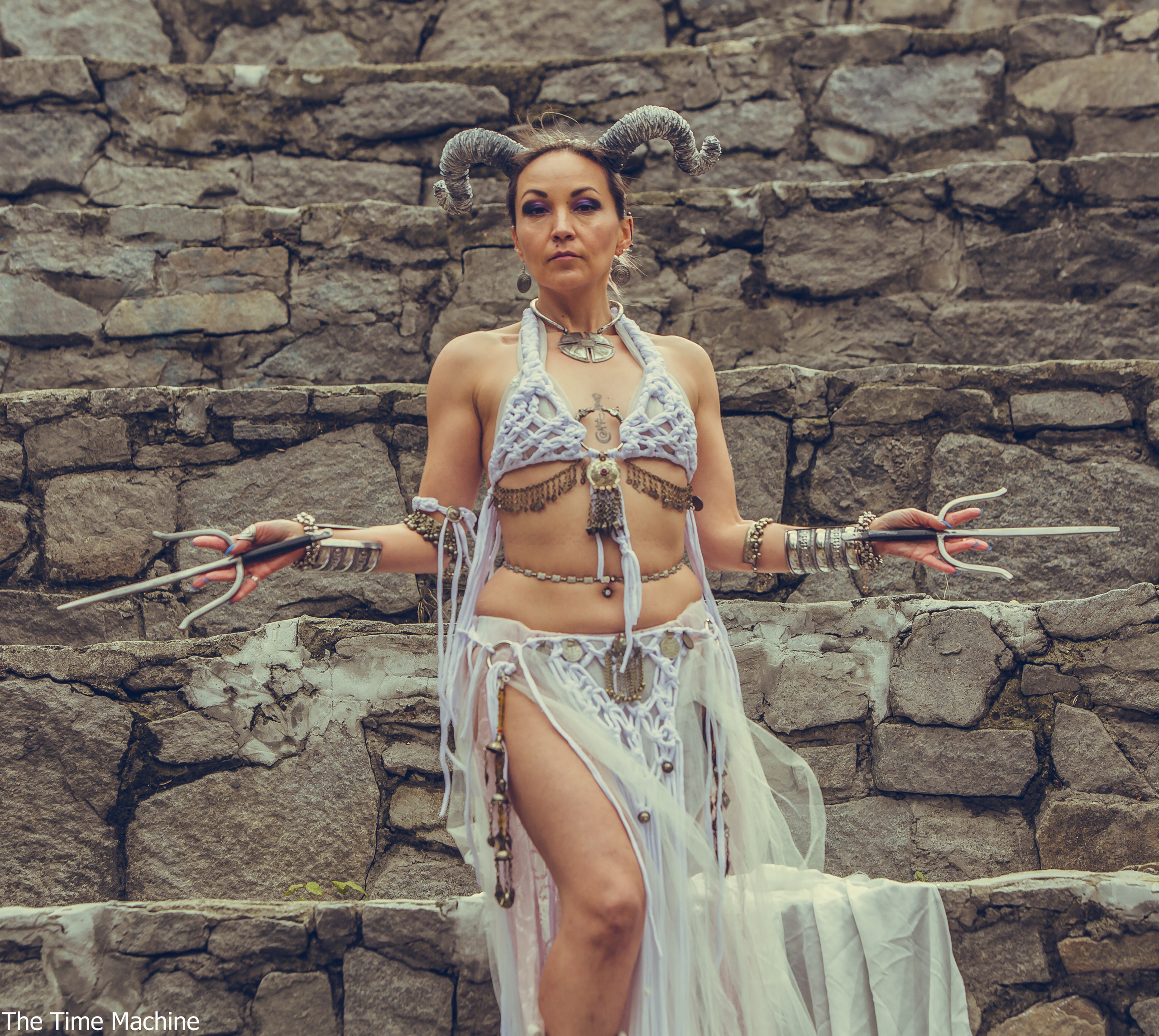 Фото — пленэр «Викинги» Ирины Воинковой 2021. Фотограф для маркетплейсов Михаил Бове