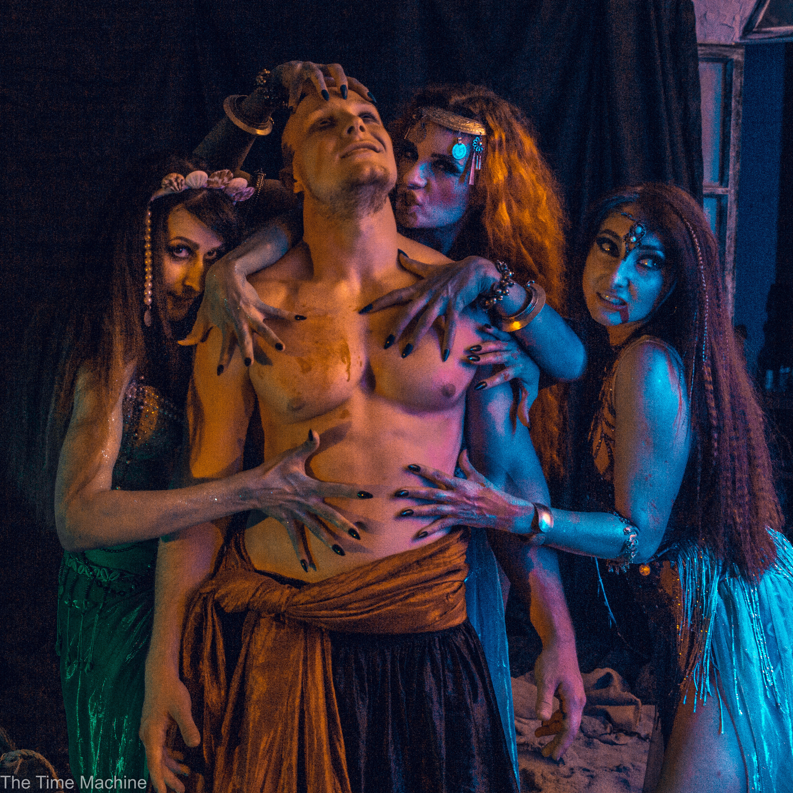 Фотопроект «Сирены» 2022. Фотограф для маркетплейсов Михаил Бове