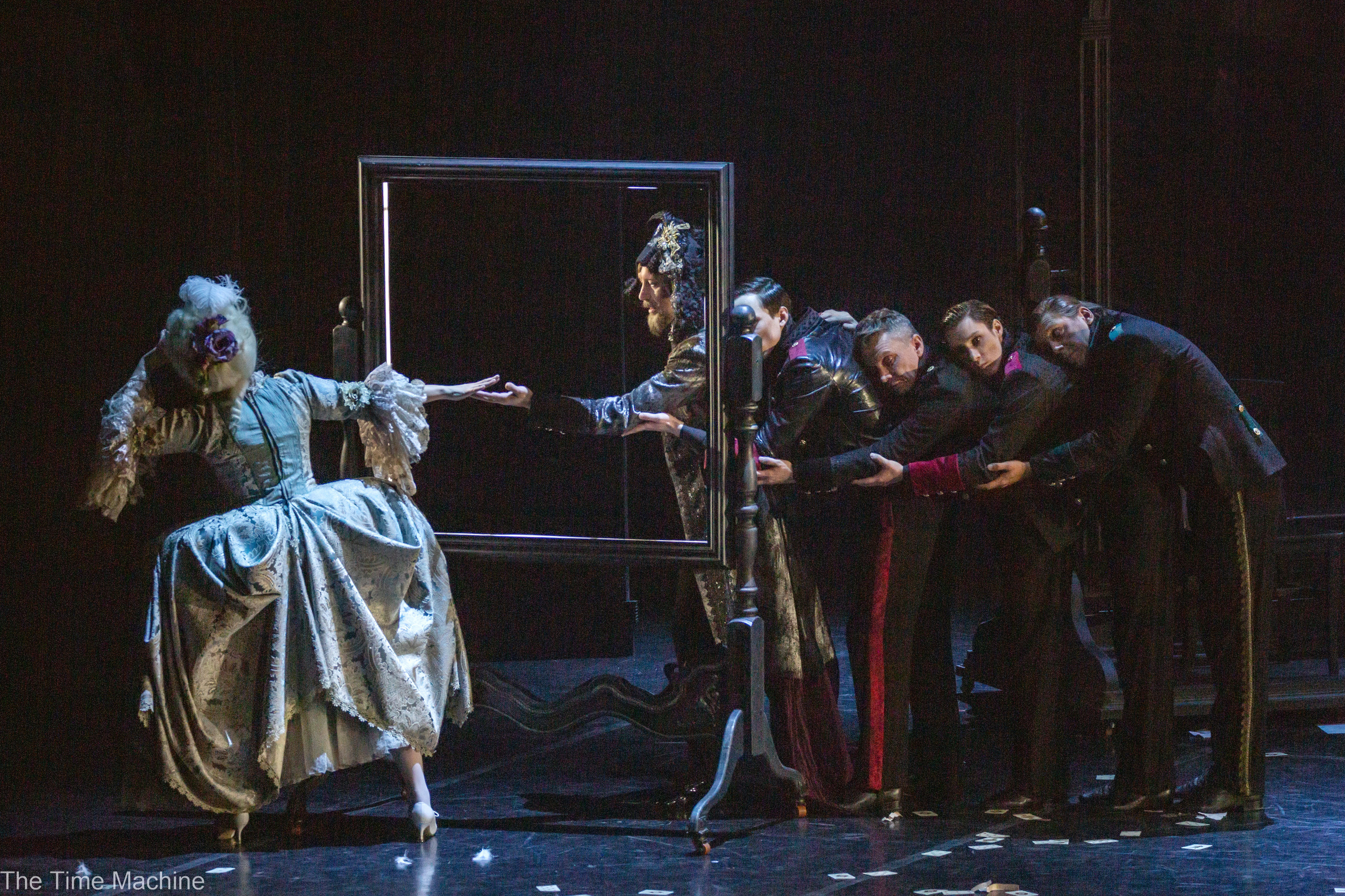 ПИКОВАЯ ДАМА ТЮЗ МИХАИЛ БОВЕ. Фотограф для маркетплейсов Михаил Бове