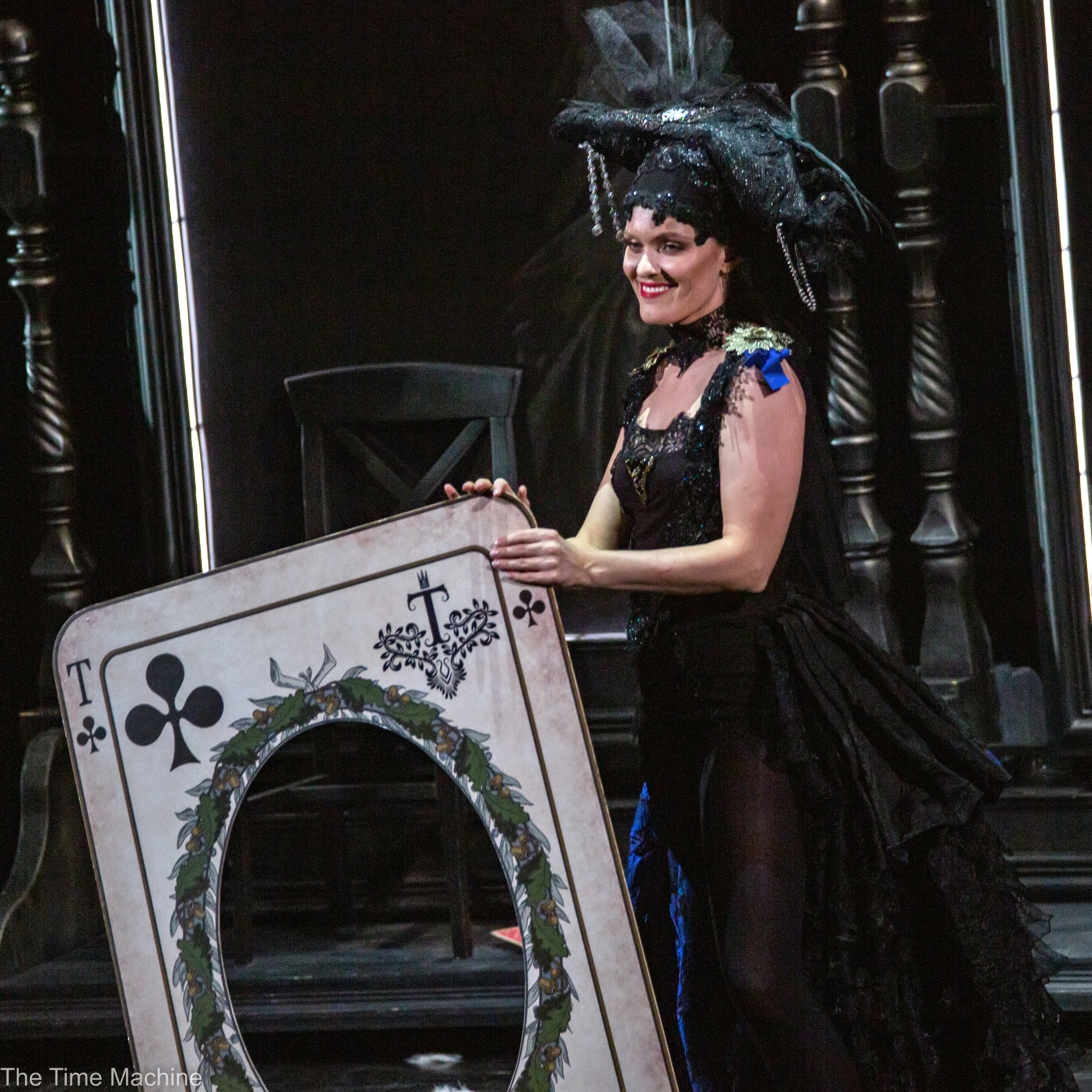 ПИКОВАЯ ДАМА ТЮЗ МИХАИЛ БОВЕ. Фотограф для маркетплейсов Михаил Бове