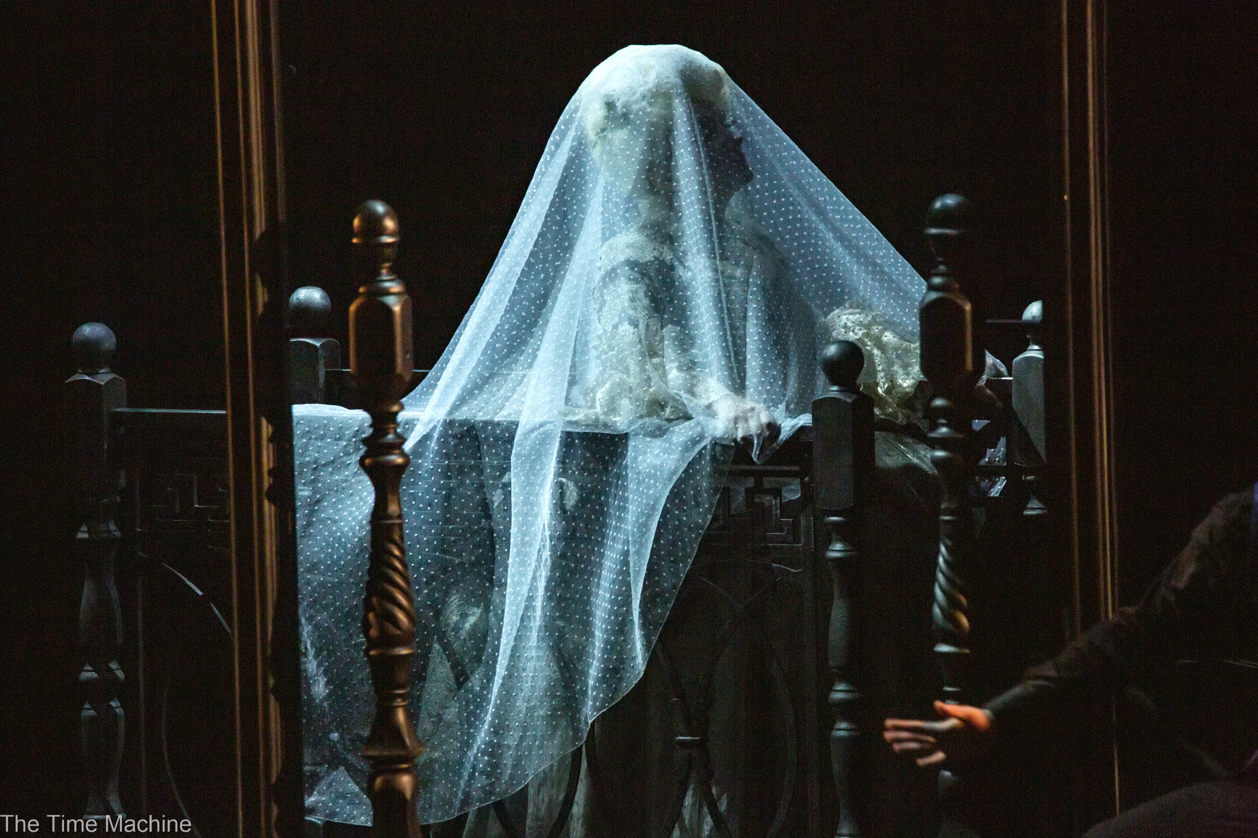 ПИКОВАЯ ДАМА ТЮЗ МИХАИЛ БОВЕ. Фотограф для маркетплейсов Михаил Бове