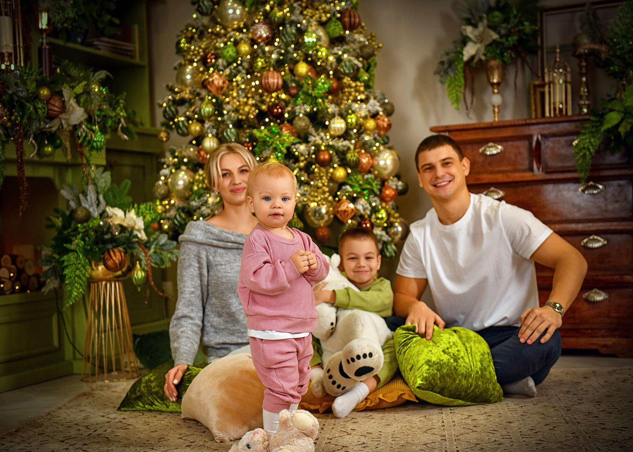 Наташа, Стас, Машенька и Миша. Студия Monamour