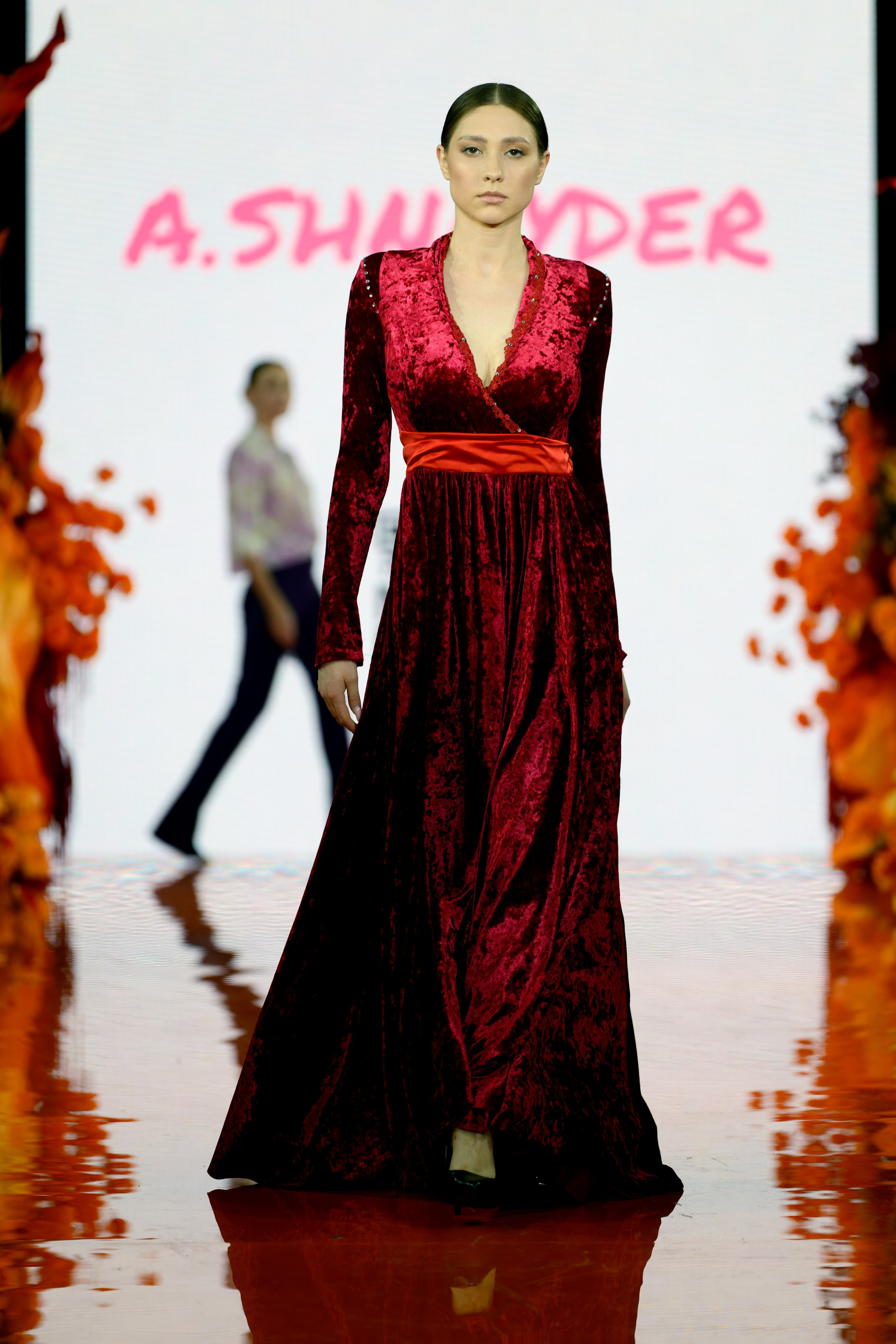 Volga Fashion Week Moscow 26 апреля 2025 Hamraev, Novikova DSGN, Ninushka, Багряница, фотограф Антон Медведев icoguar