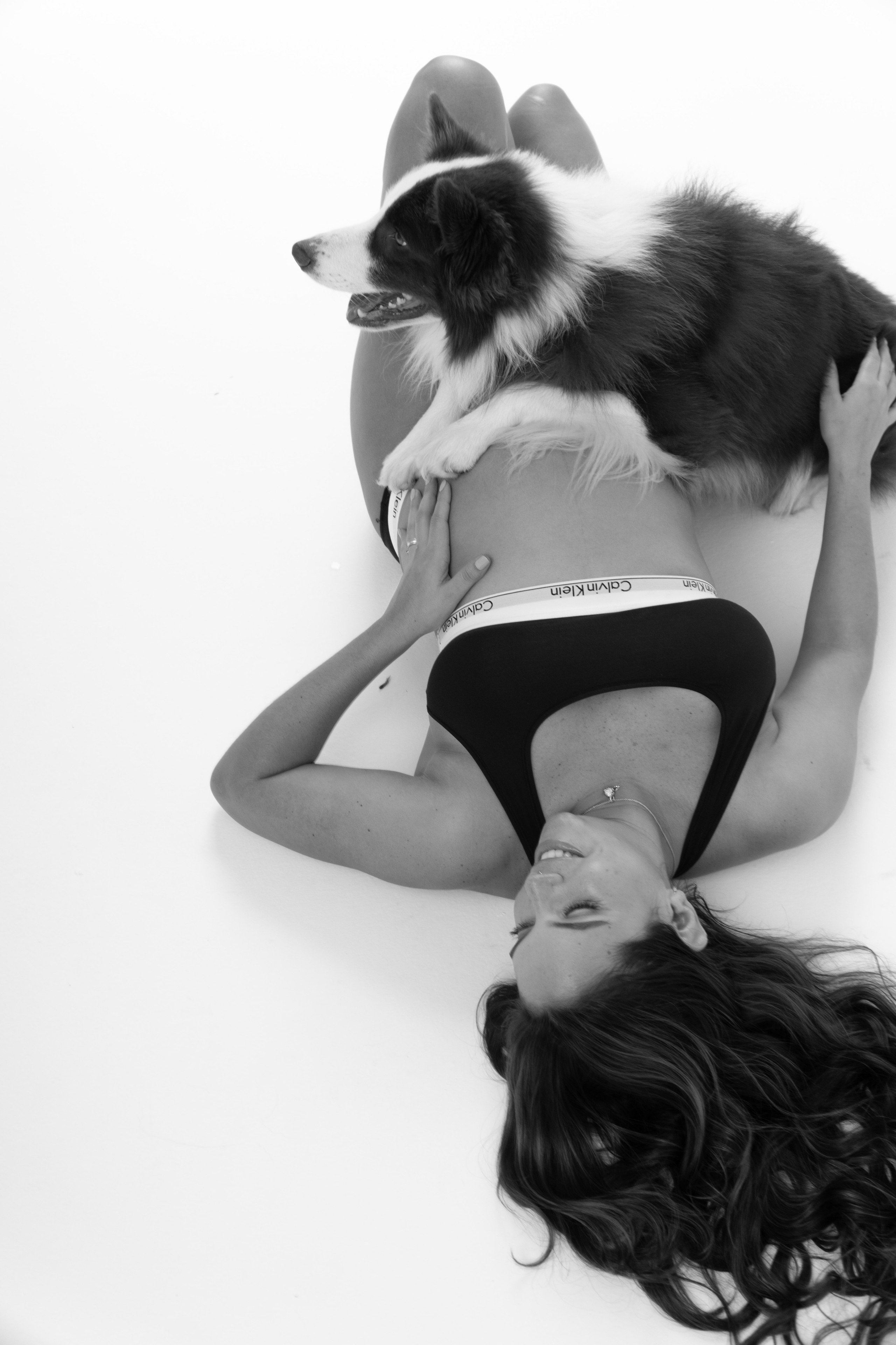 Andrea «en el estudio / in the studio». Wedding Photographer in Barcelona and Medellin