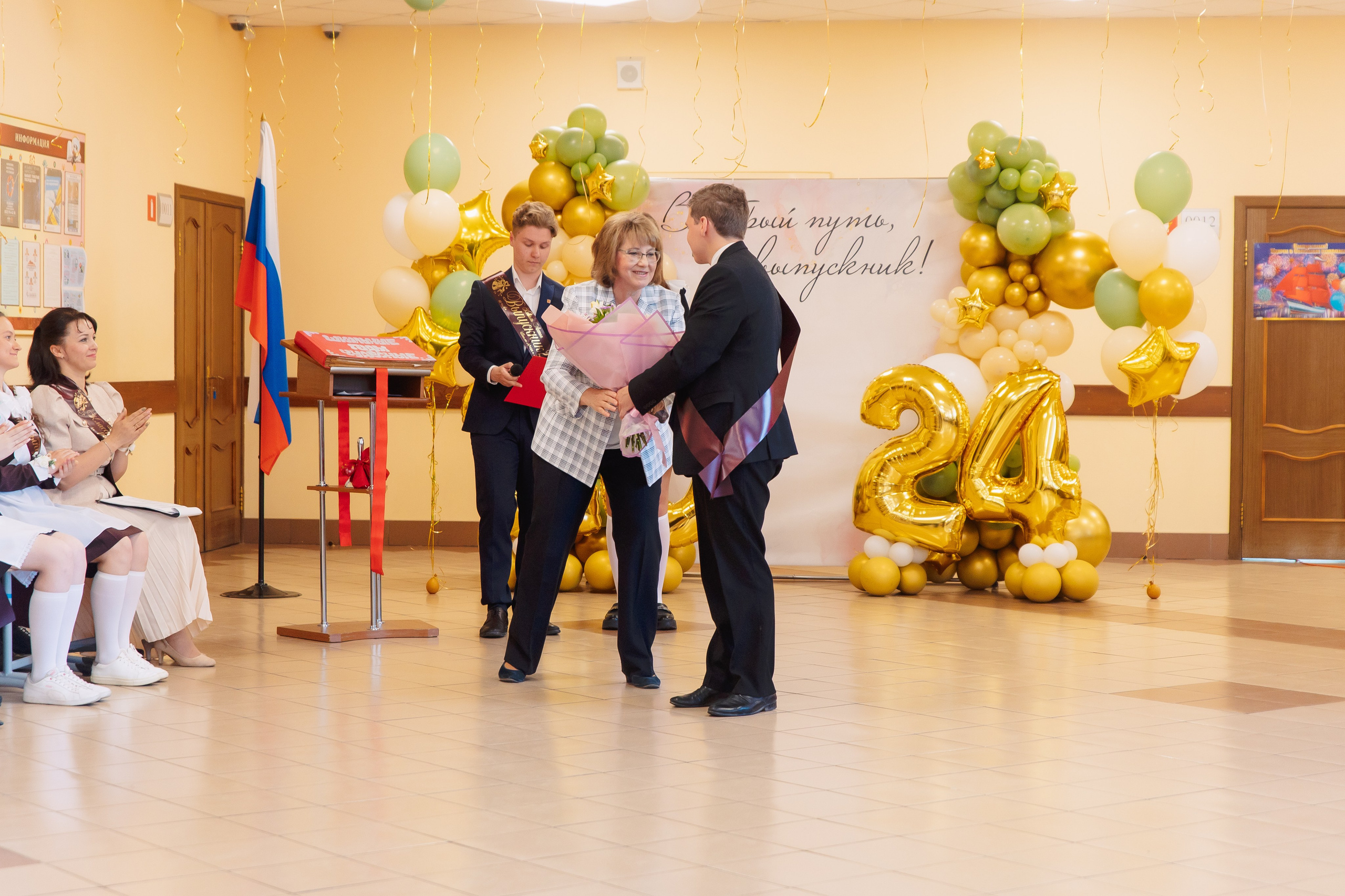 Последний звонок. Фотограф в Кронштадте и Санкт-Петербурге Анастасия Коваленко
