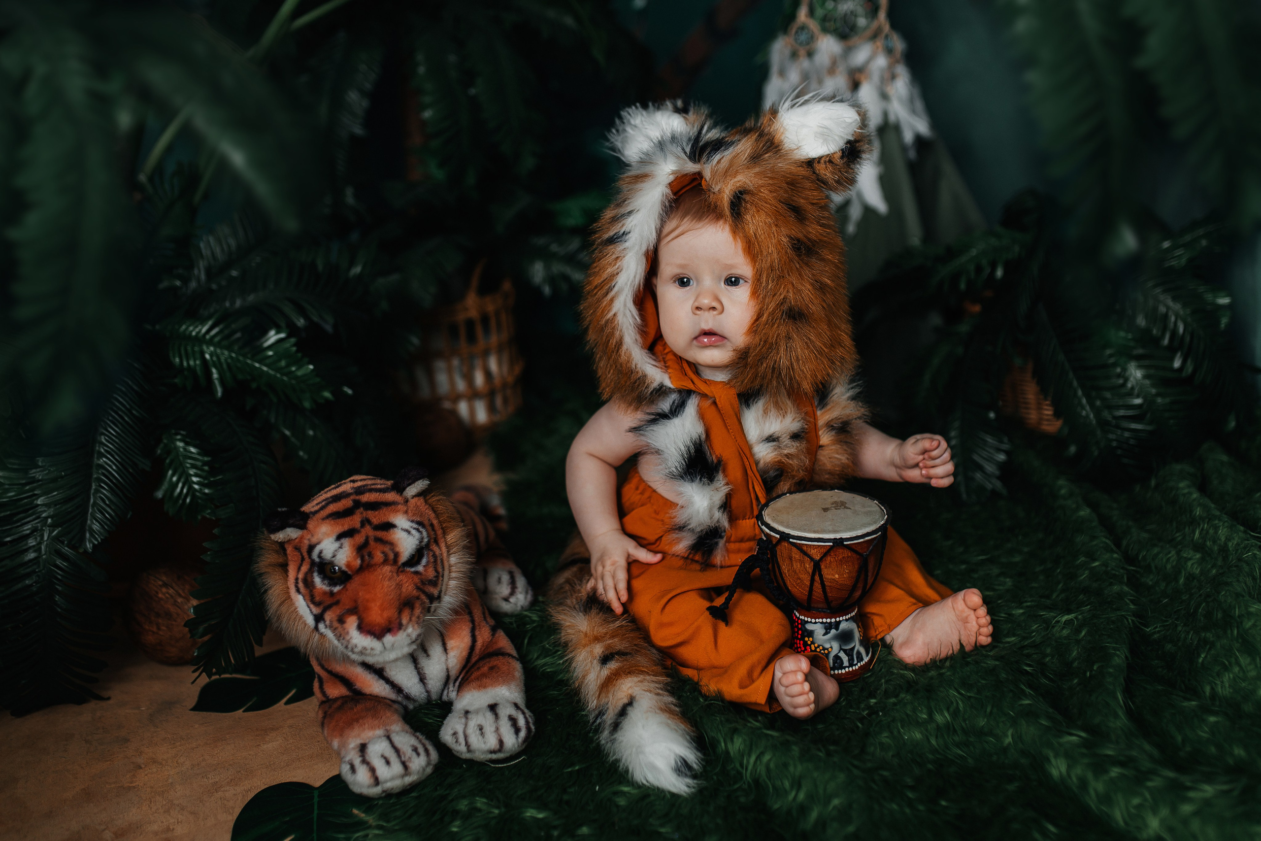 <img src="ml.jpg" alt="Фотозона в стиле сафари. Костюм тигра для детей Ульяновск.">