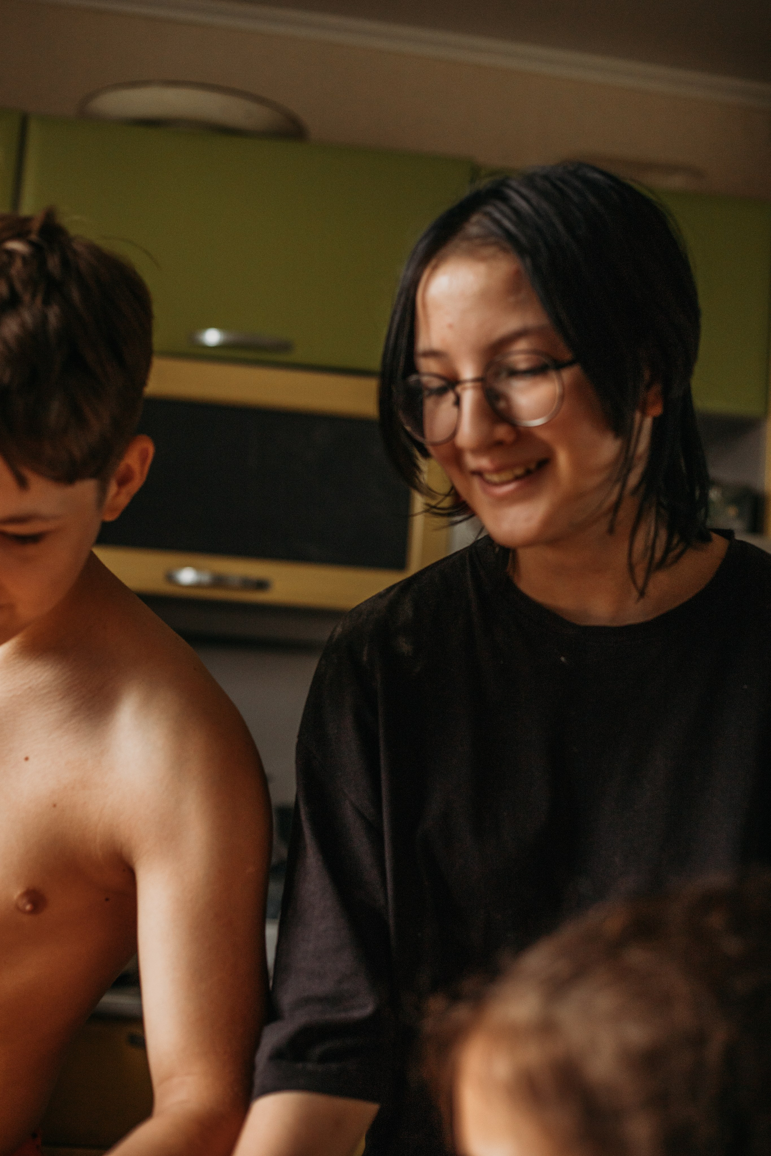 Домашняя фотосессия моей семьи. Венера Гайн. Репортажный фотограф  Тюмень. Обучение фотографии с 0