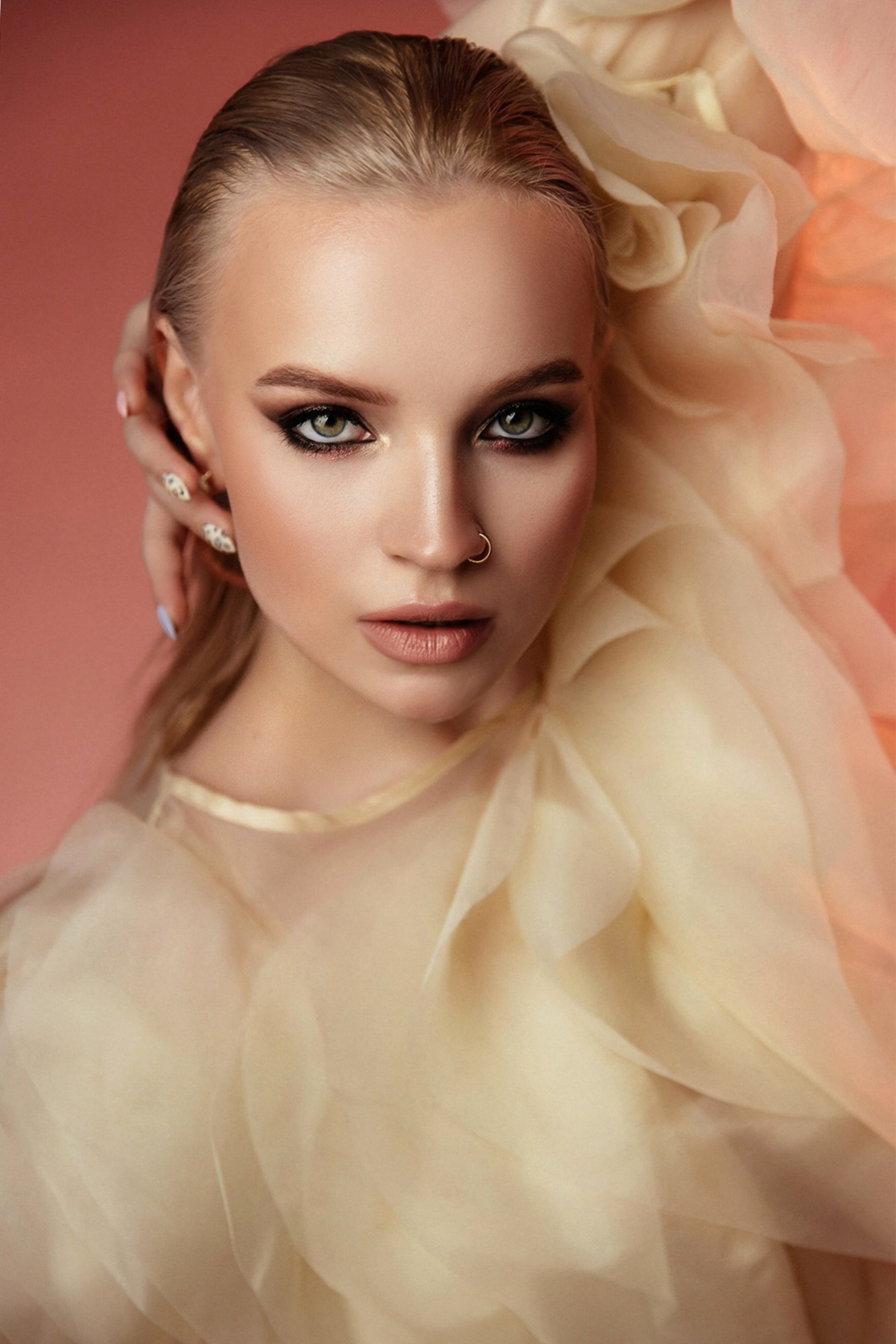 Алена — фотостудия. Камилла — свадебный и женский фотограф в Саратове