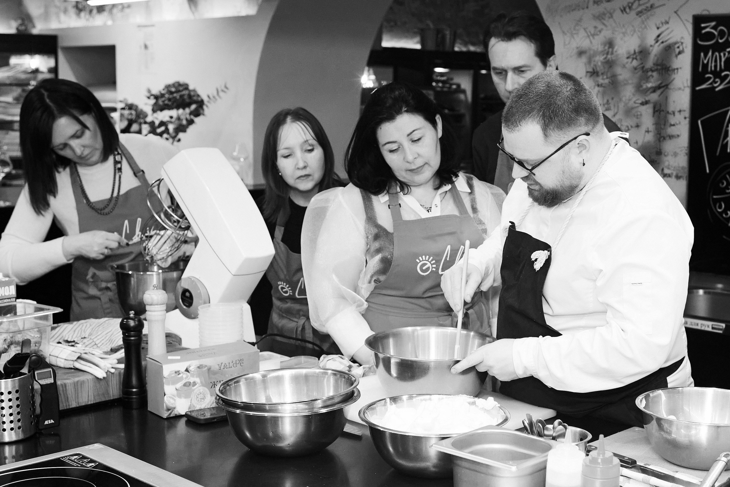 Кулинарный мастер-класс. Свадебный фотограф в Санкт-Петербурге Петергофе Пушкине Саша Галлс / Александр Галлс