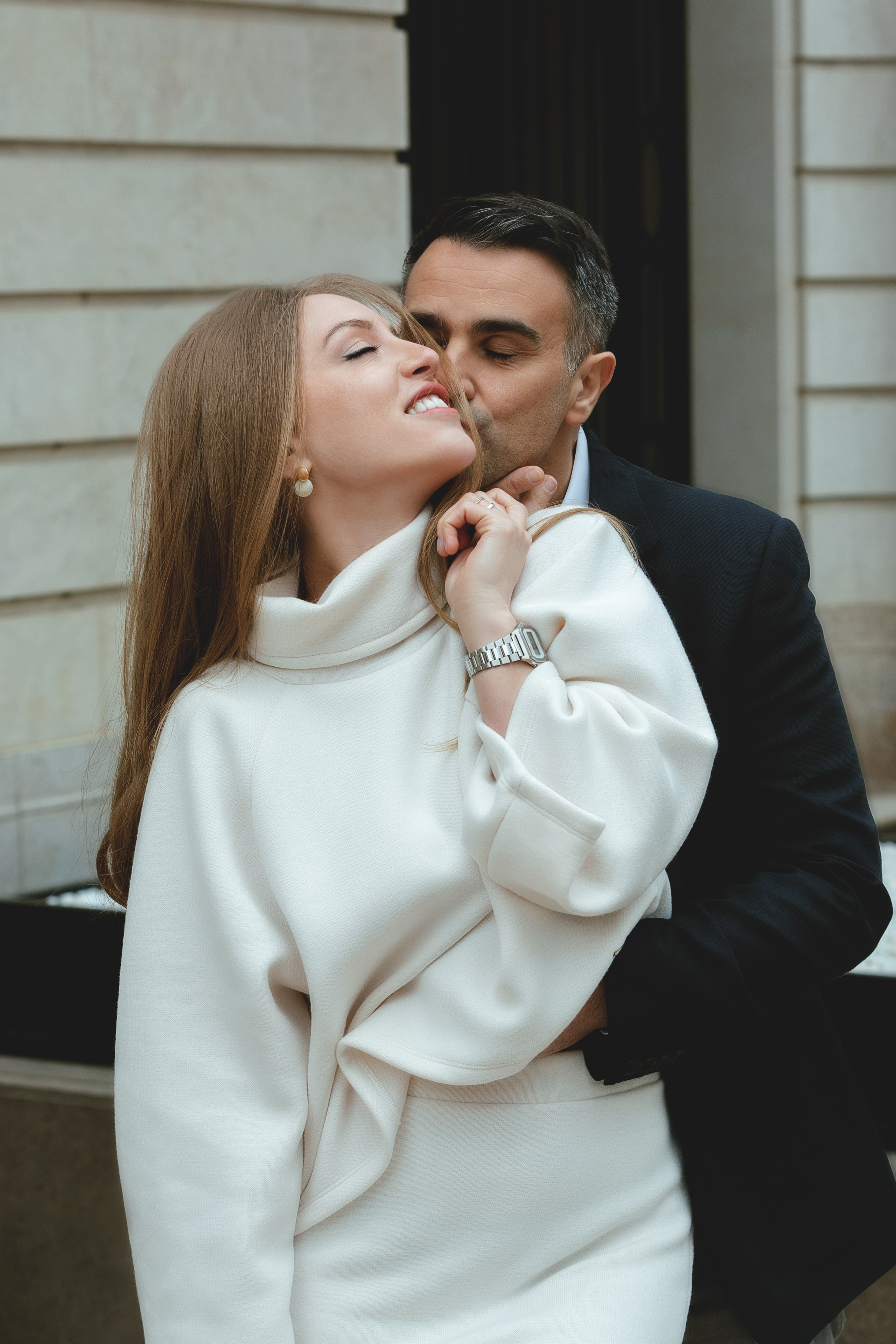 Чувственная фотосессия влюблённых на улице