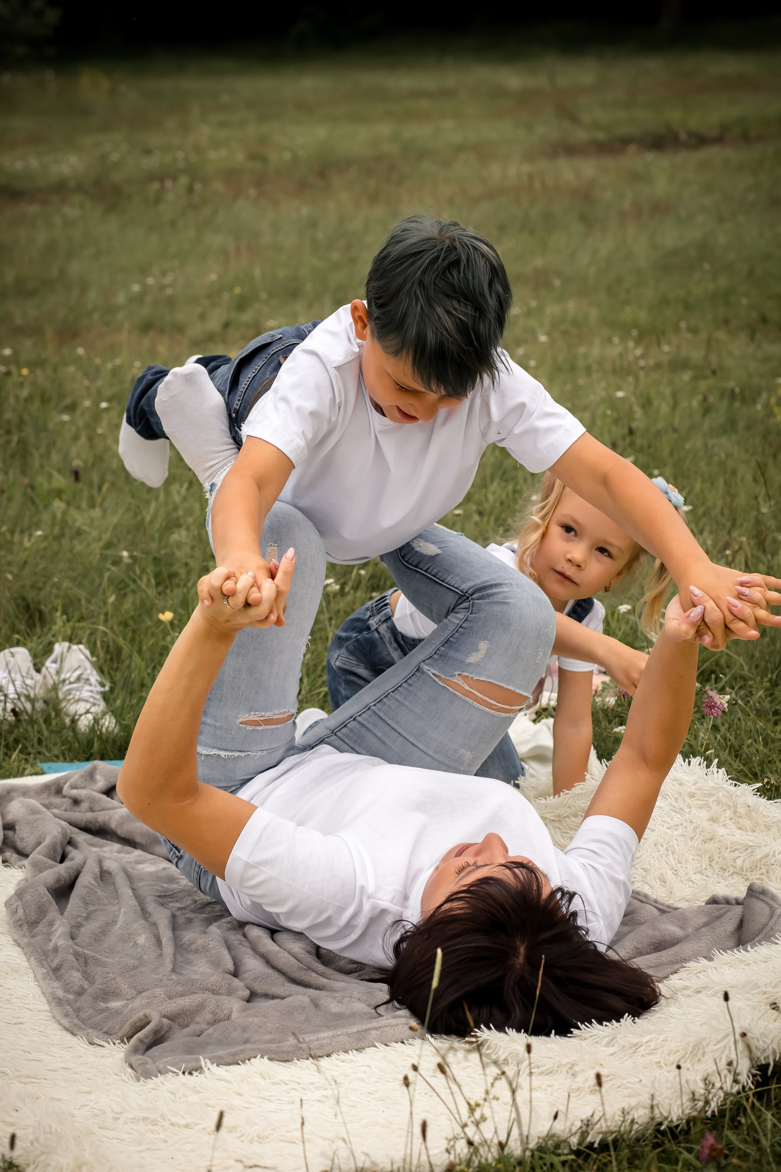 Катя с детками