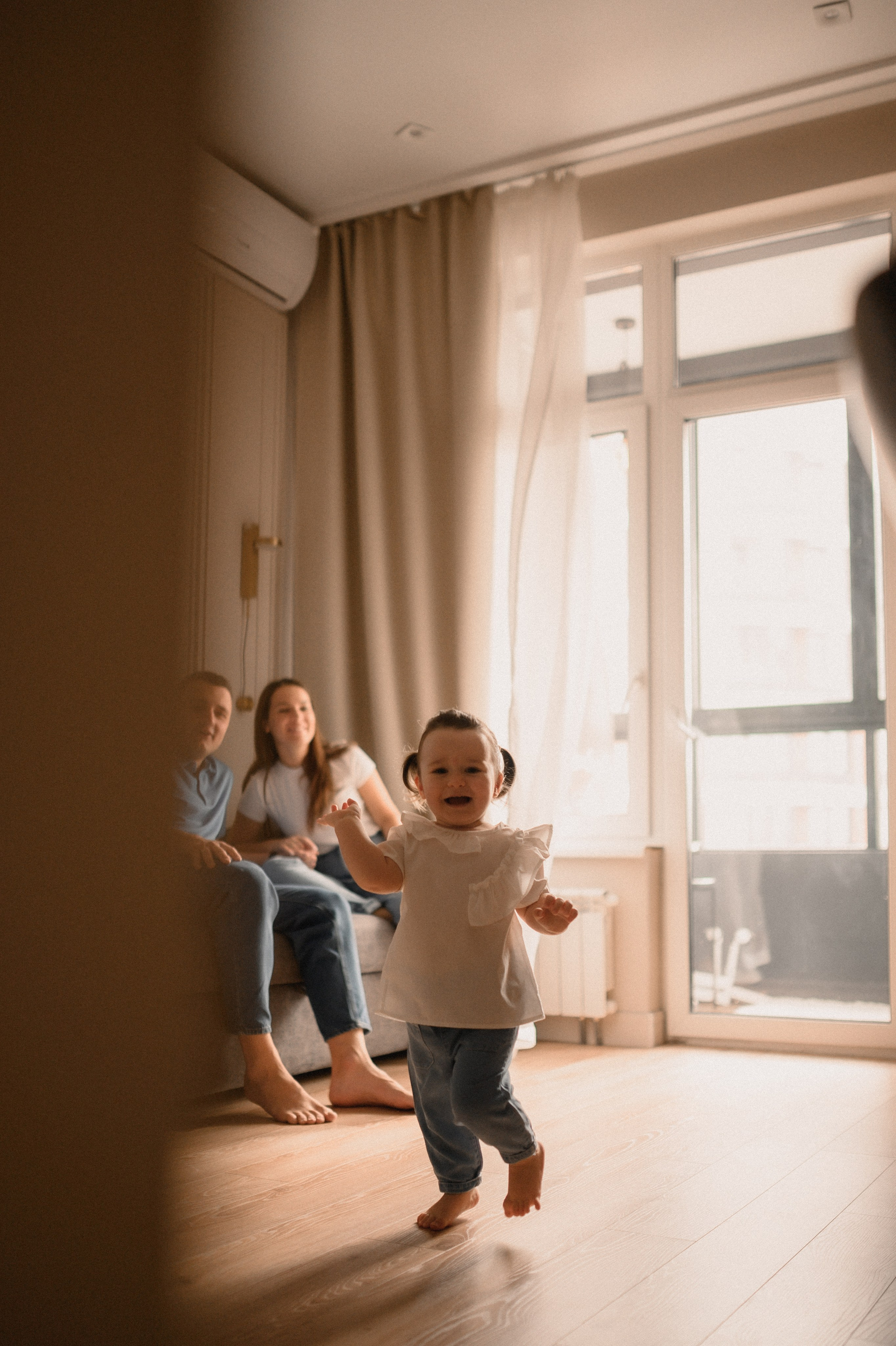 Саша, Таня, Мира и бабушка дома. Семейный и свадебный lifestyle-фотограф в Москве Мария Петрова