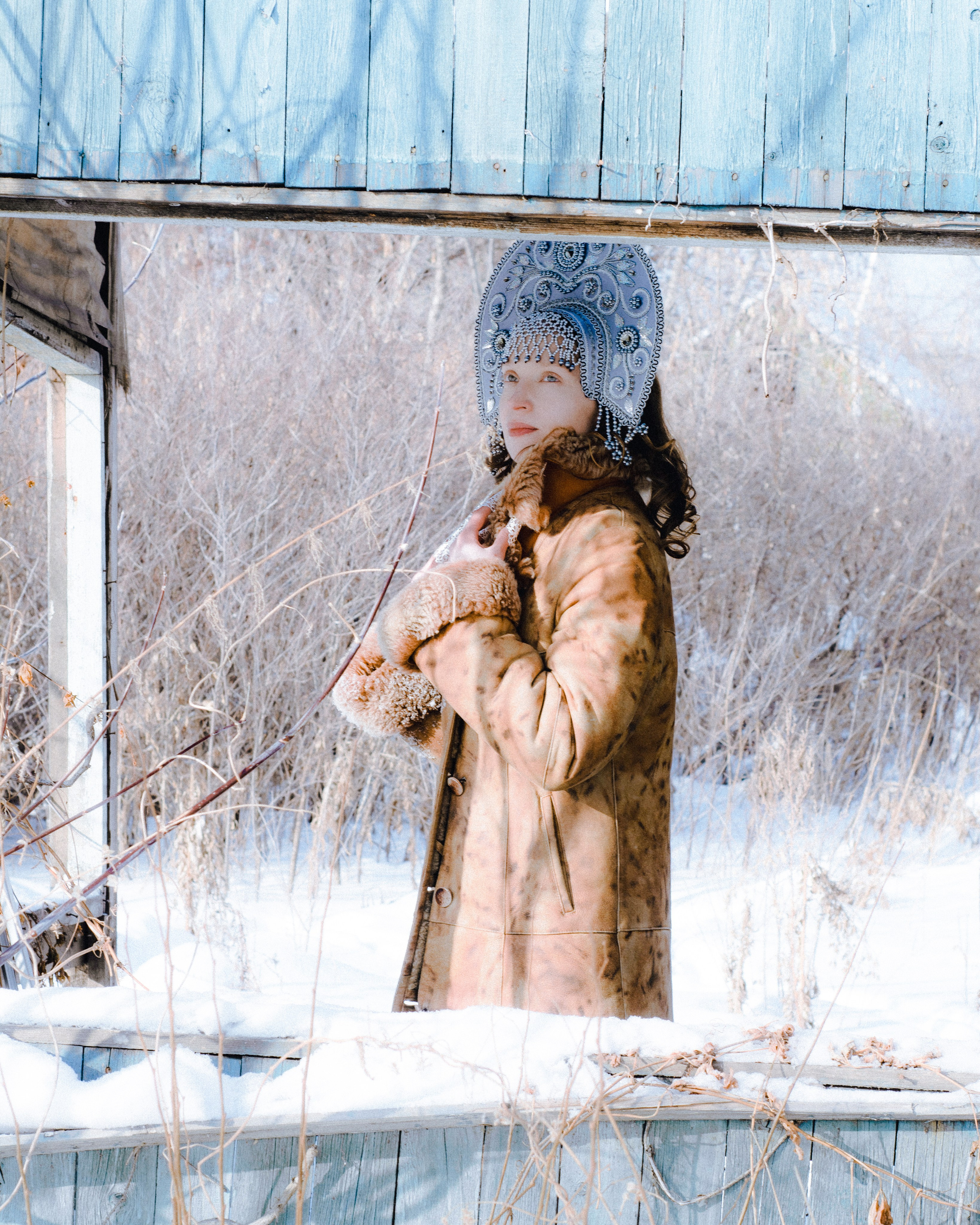 THE ROOT TETHER. Yulia Yurchevskaya | Art Director & Visual Visionary