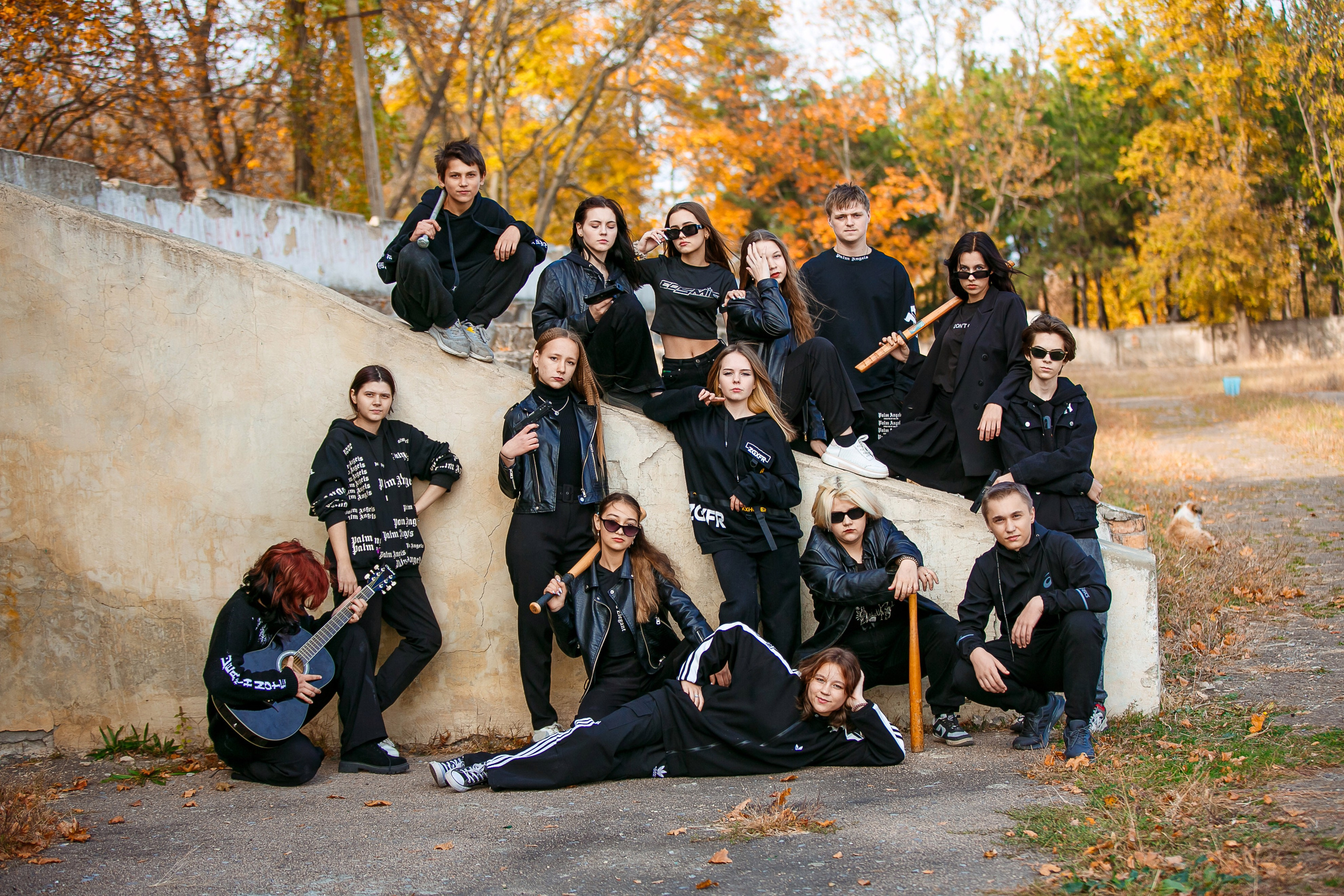 ЛЮДИ В ЧЕРНОМ. Выпускные альбомы в Донецке и ДНР. Фотограф Донецк и ДНР