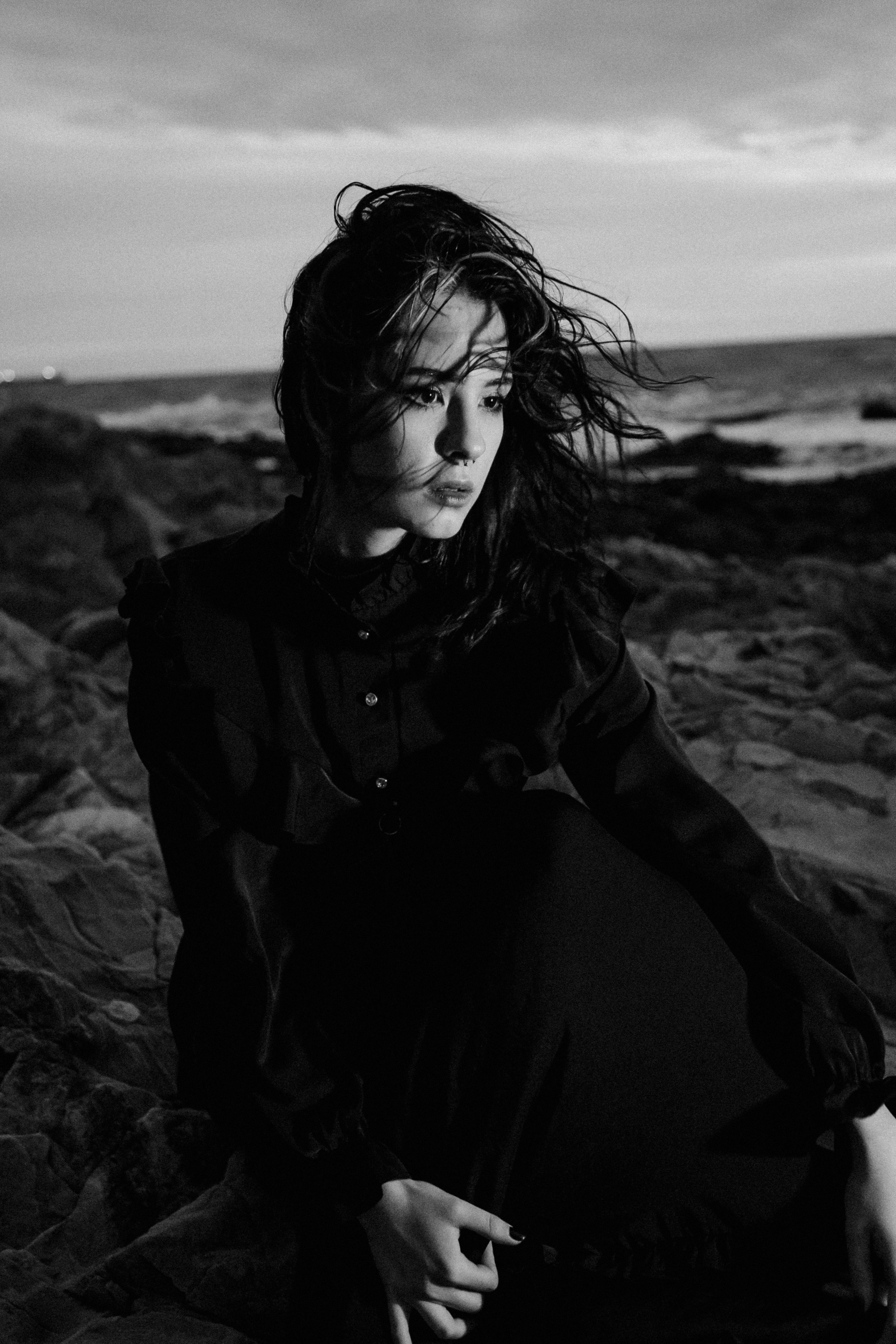 Съёмка у моря с оленьими рогами