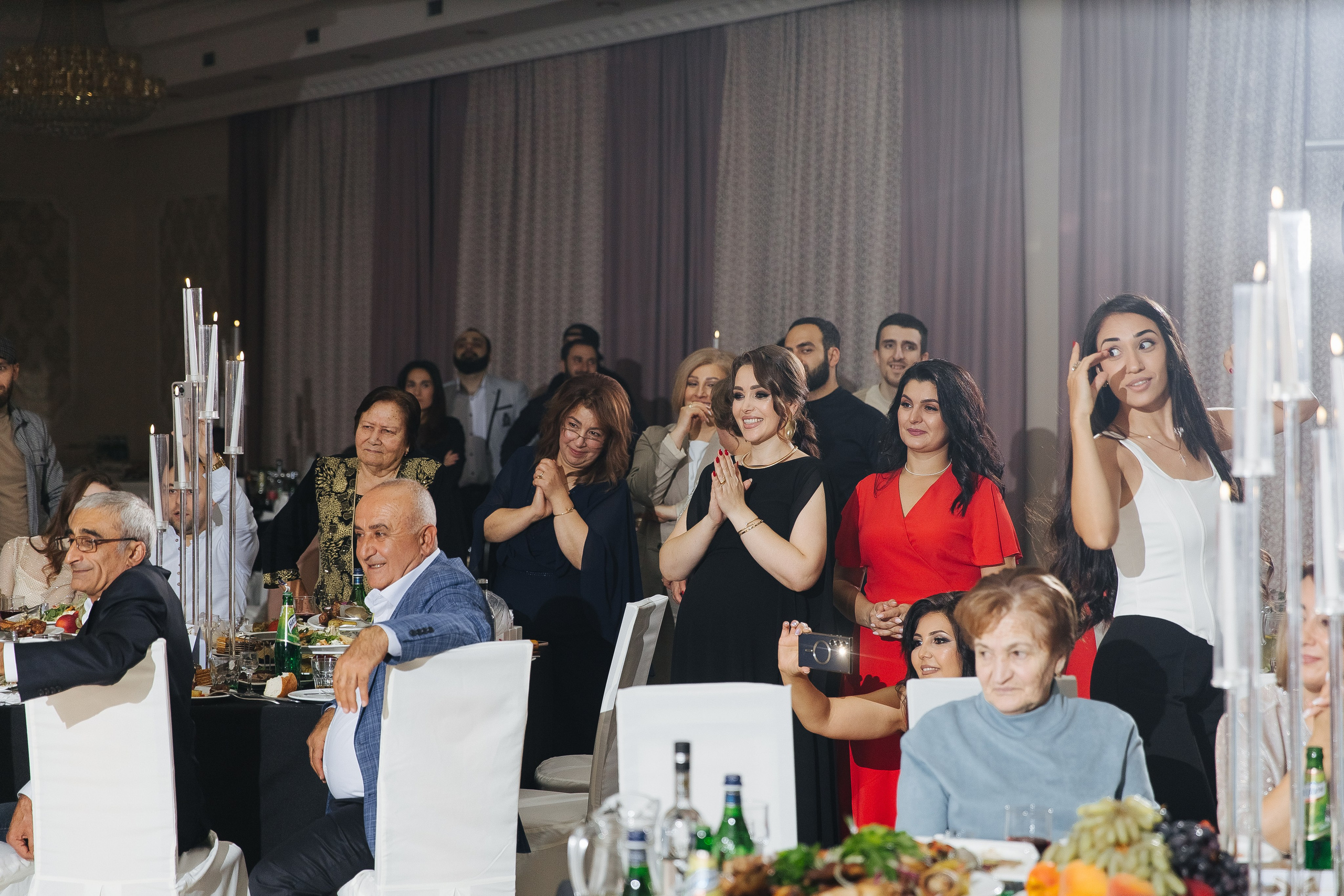 Ани и Назели. 35&5 День рождения, «Янтарь». Фотограф в Красноярске Надежда Воскресенская