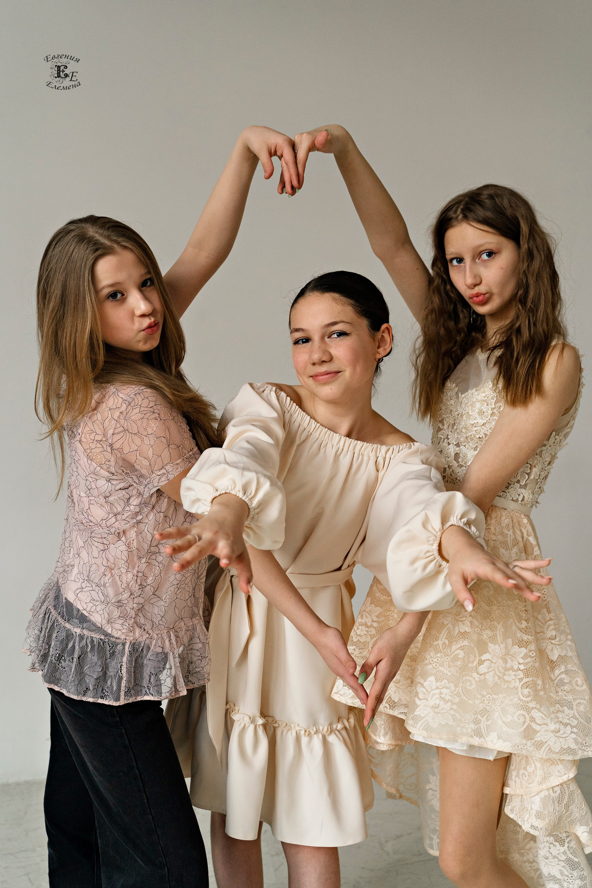 Фотосъемка Таисии и подружек. Семейный и портретный фотограф в Санкт-Петербурге Евгения Елемена