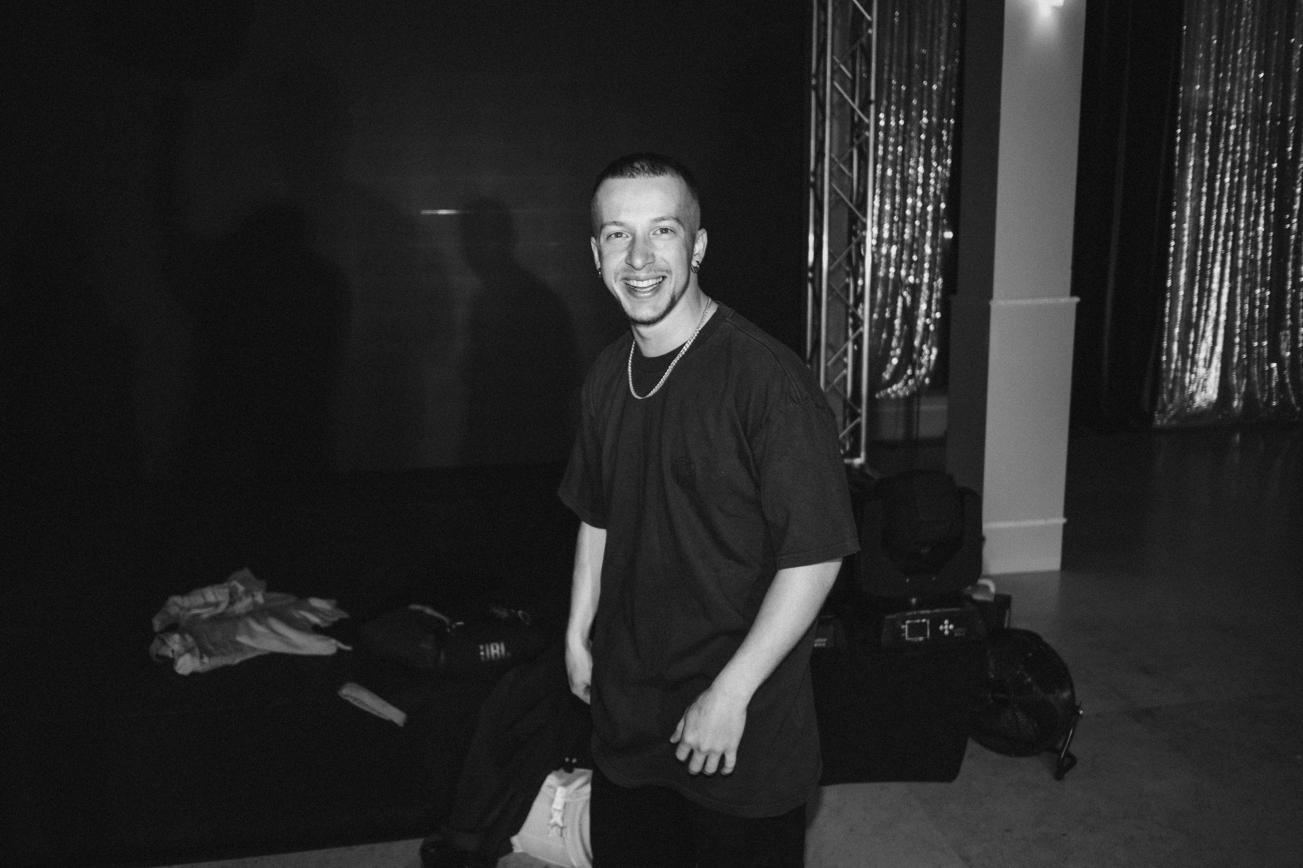 Dance clip, Vinoteca 2.07.23. Репортажный и свадебный фотограф в Сургуте