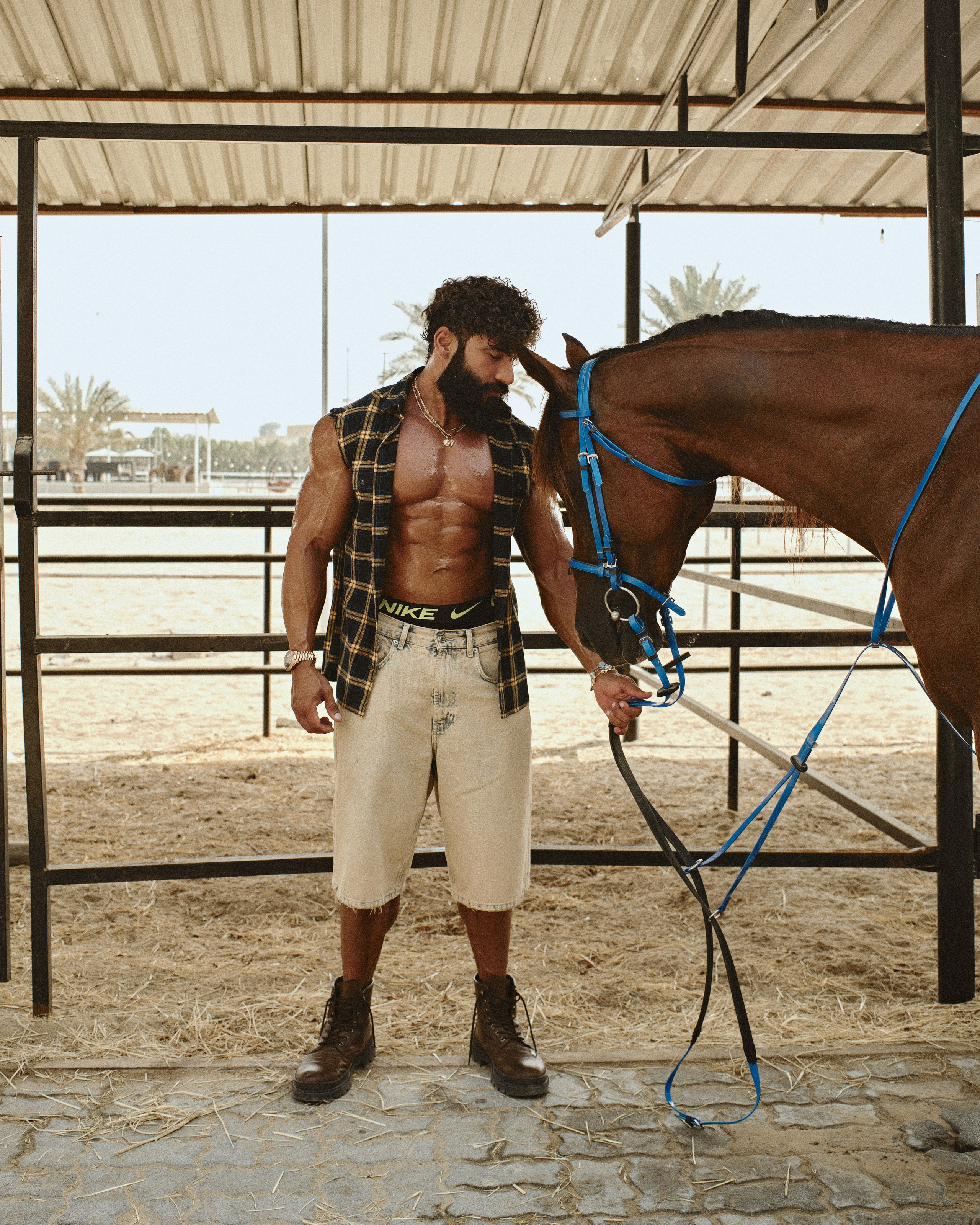 Ahmed. NOIZOMAX Художественный фотограф в Дубай