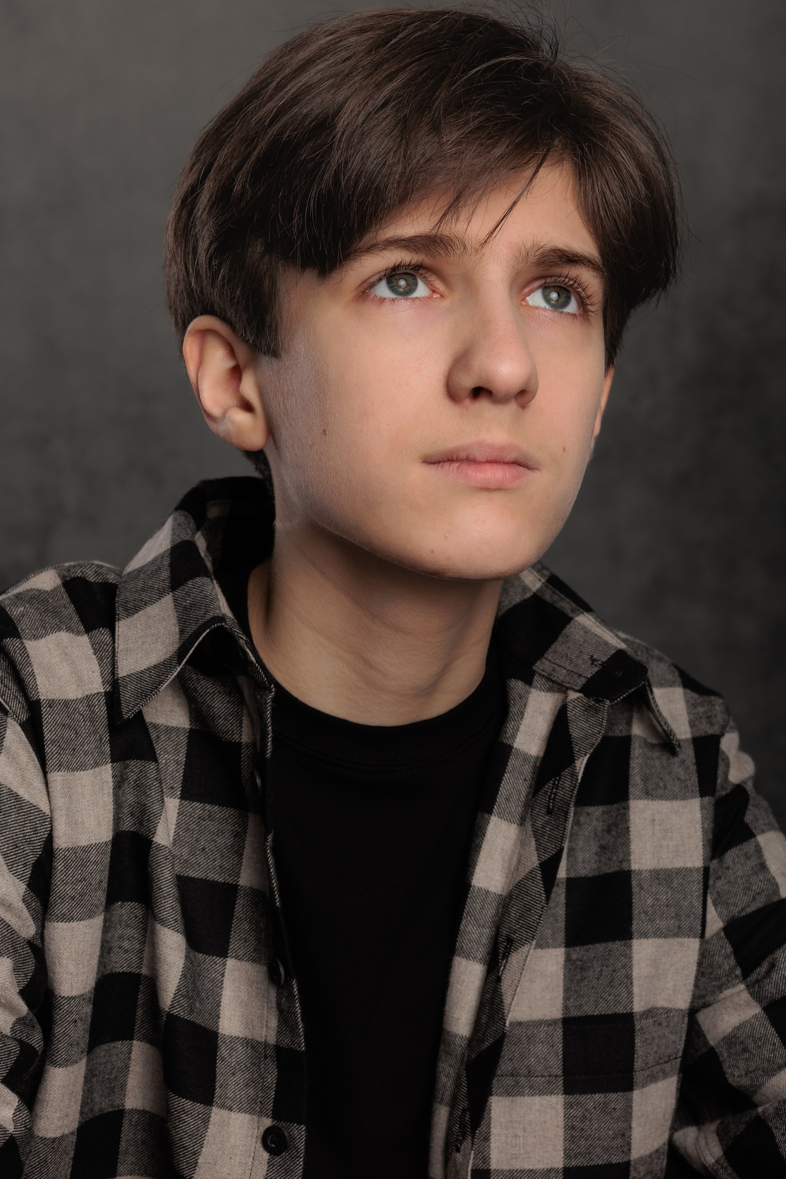 АРТЕМ. Я фотограф из Москвы к Вашим услугам