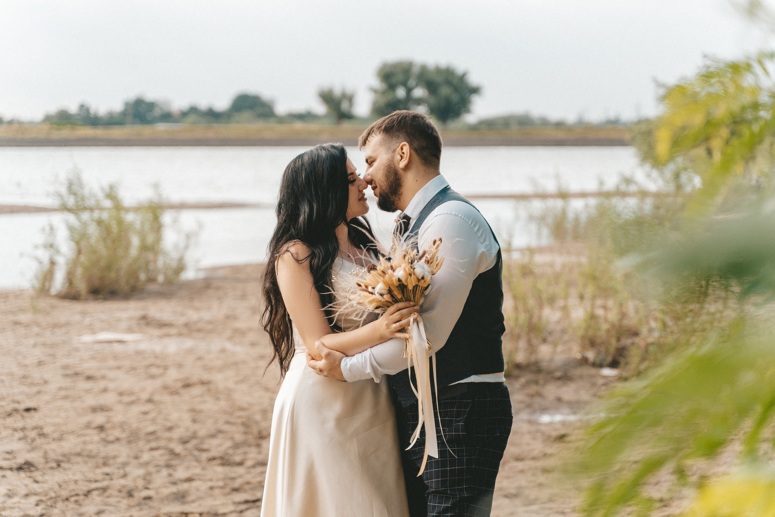 Берег реки. Свадебный и семейный фотограф в Краснодаре Миненко Кристина