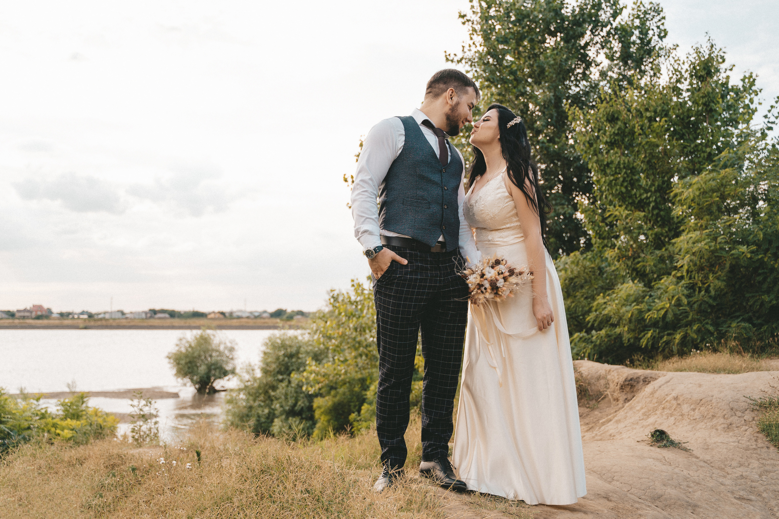 Берег реки. Свадебный и семейный фотограф в Краснодаре Миненко Кристина
