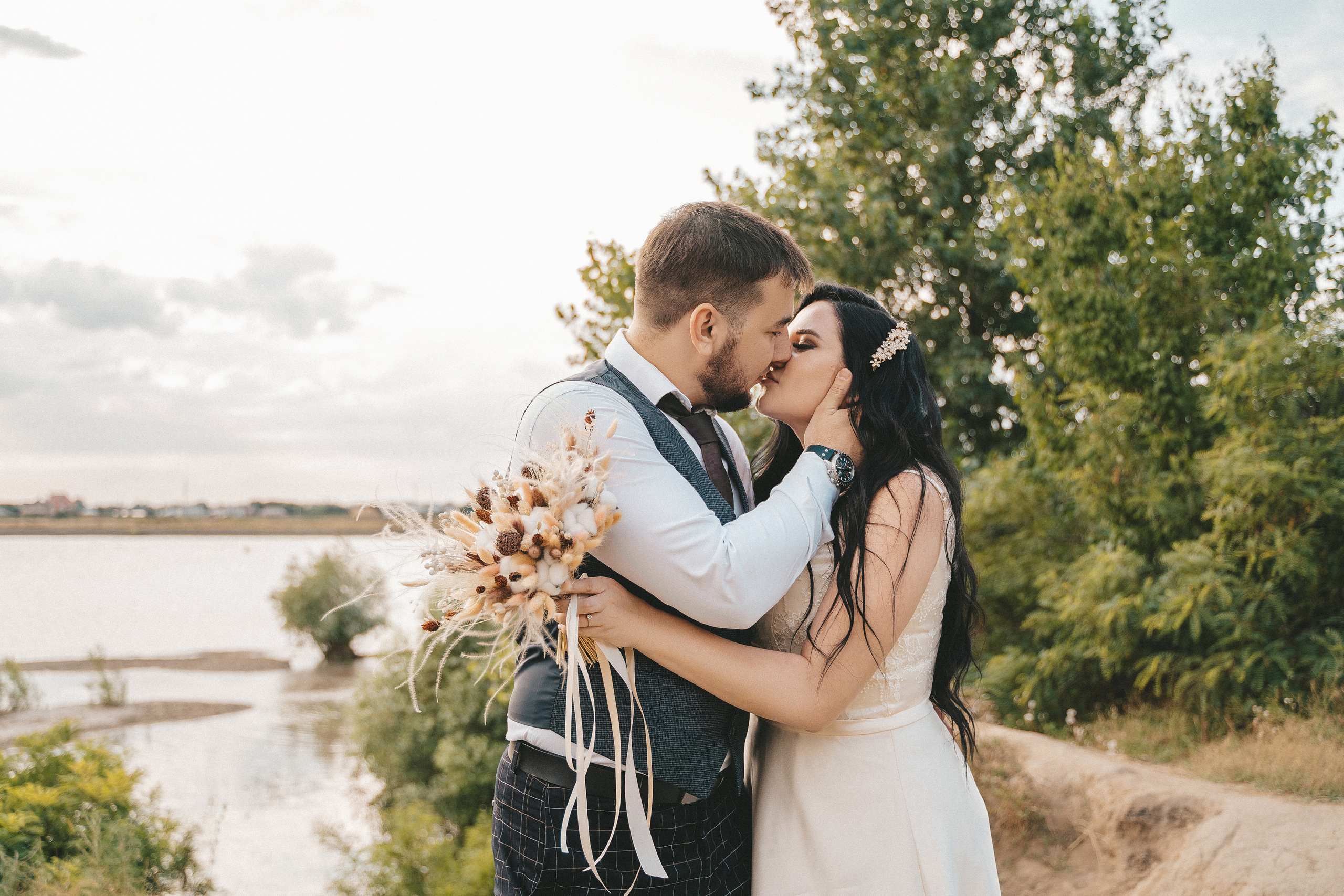 Берег реки. Свадебный и семейный фотограф в Краснодаре Миненко Кристина