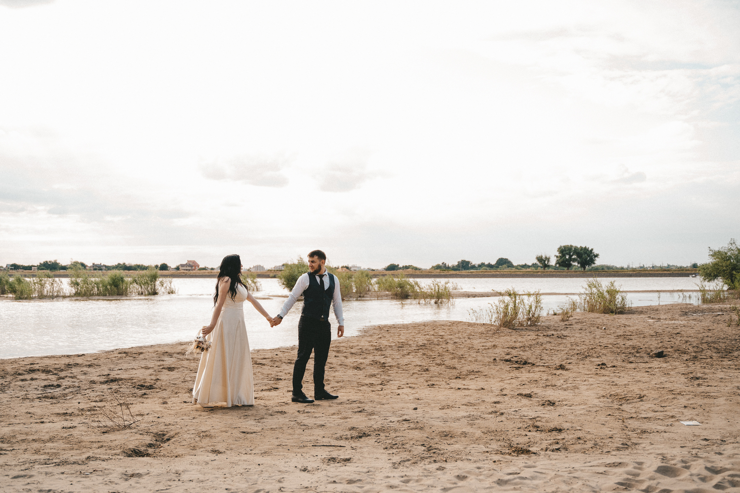 Берег реки. Свадебный и семейный фотограф в Краснодаре Миненко Кристина