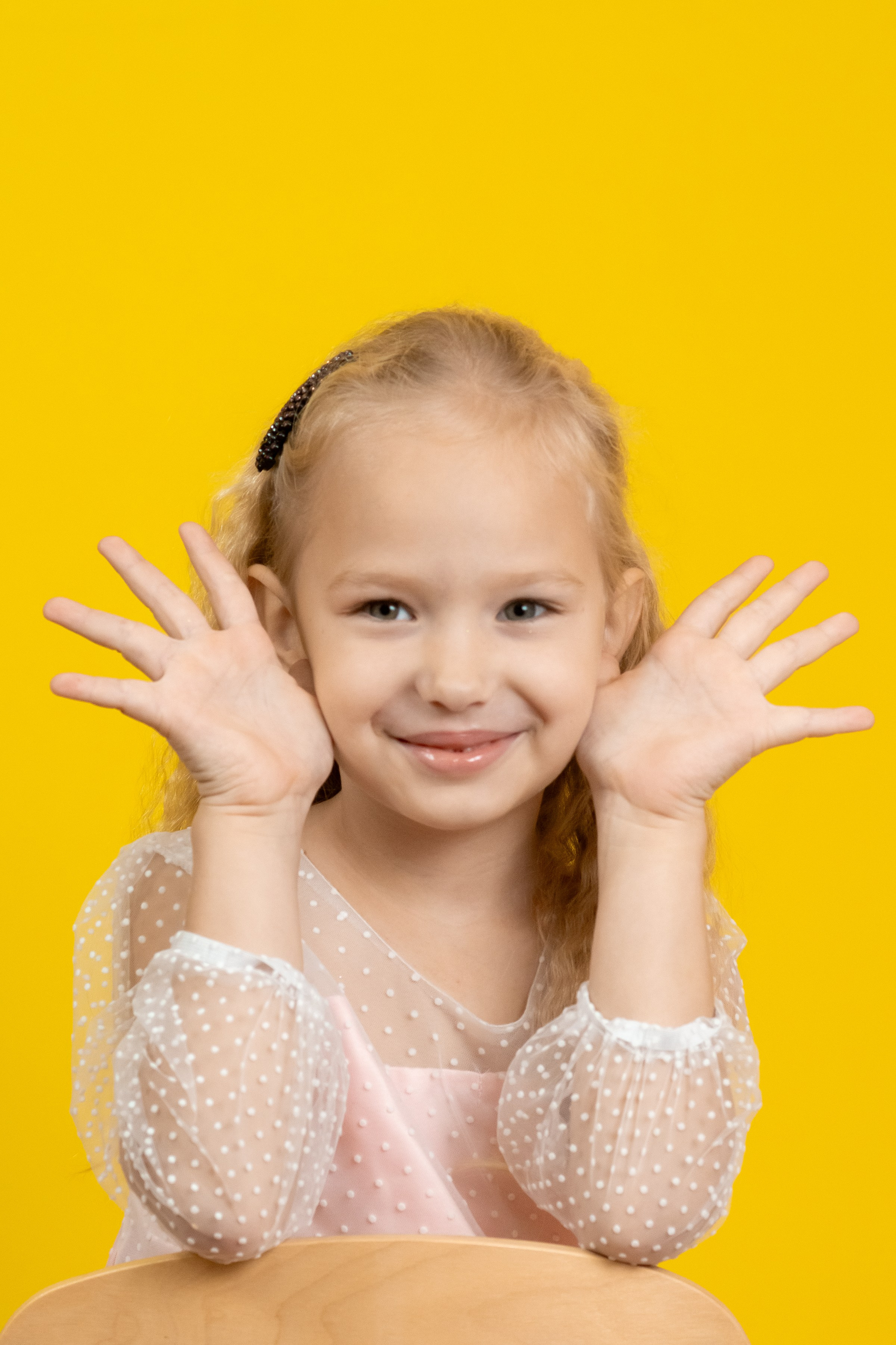 Портреты на желтом фонее. Ольга Плаксина фотограф в Саратове