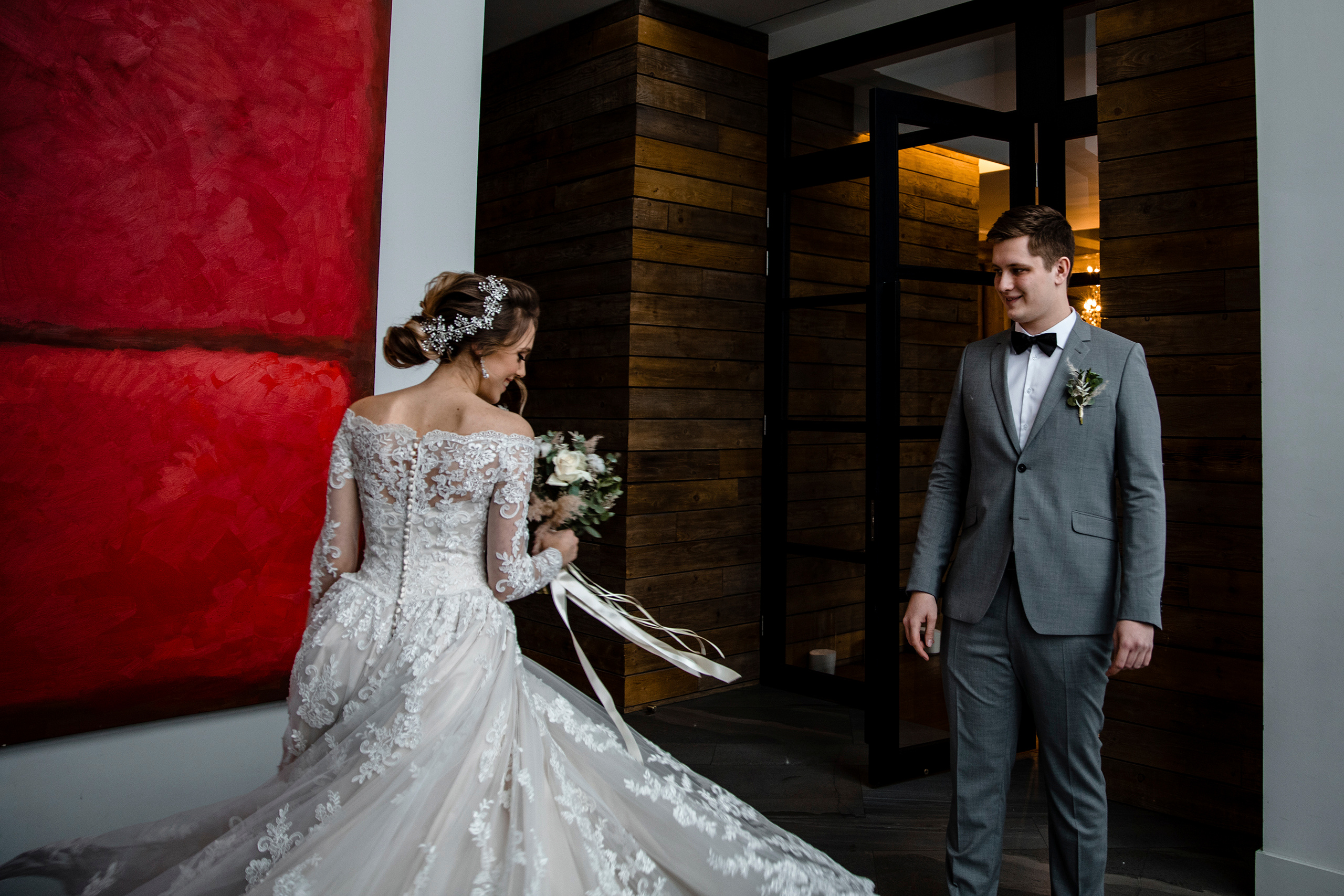 Первая встреча на свадьбе