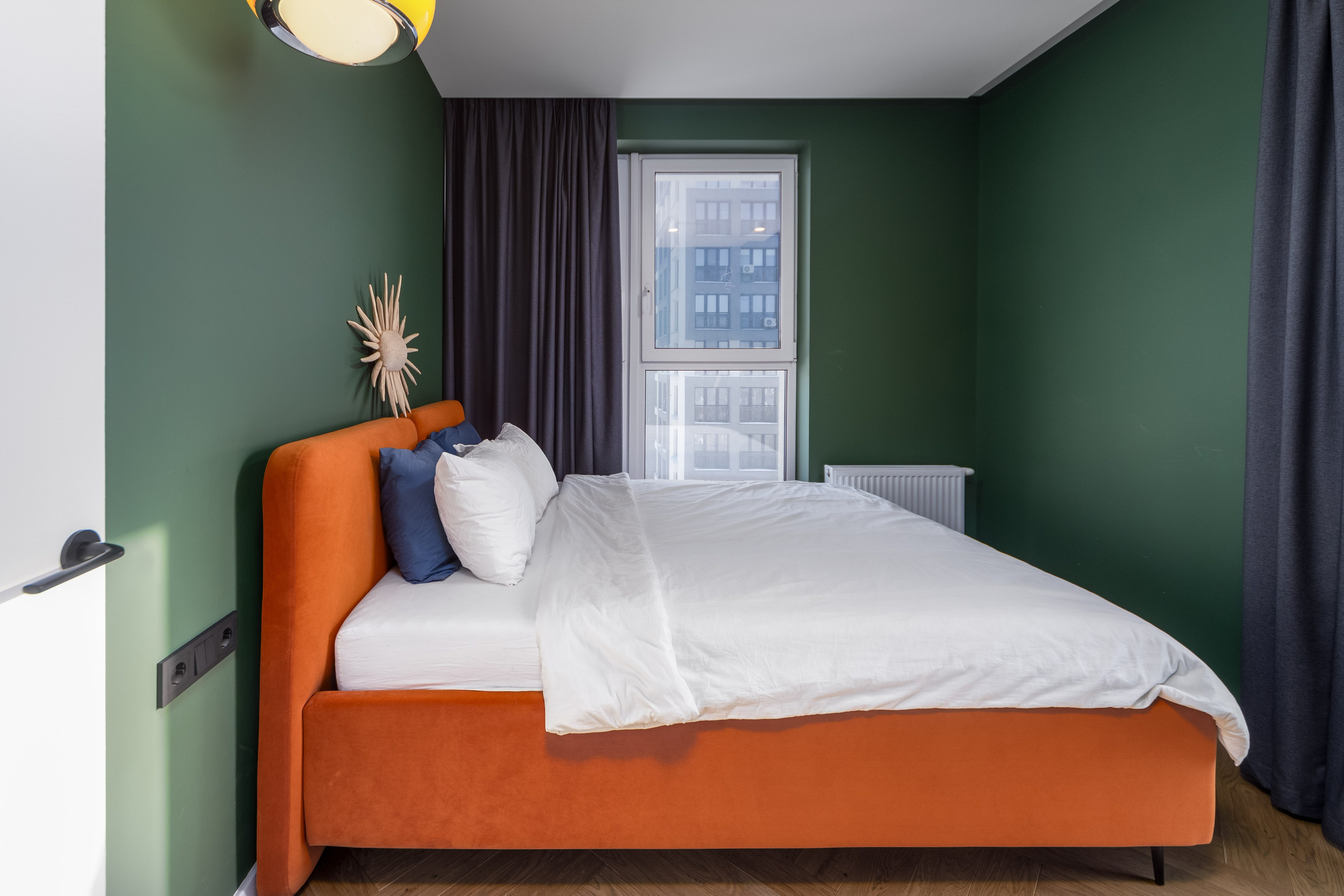 Фото интерьера спальни в двухкомнатной квартире в ЖК Минск Мир