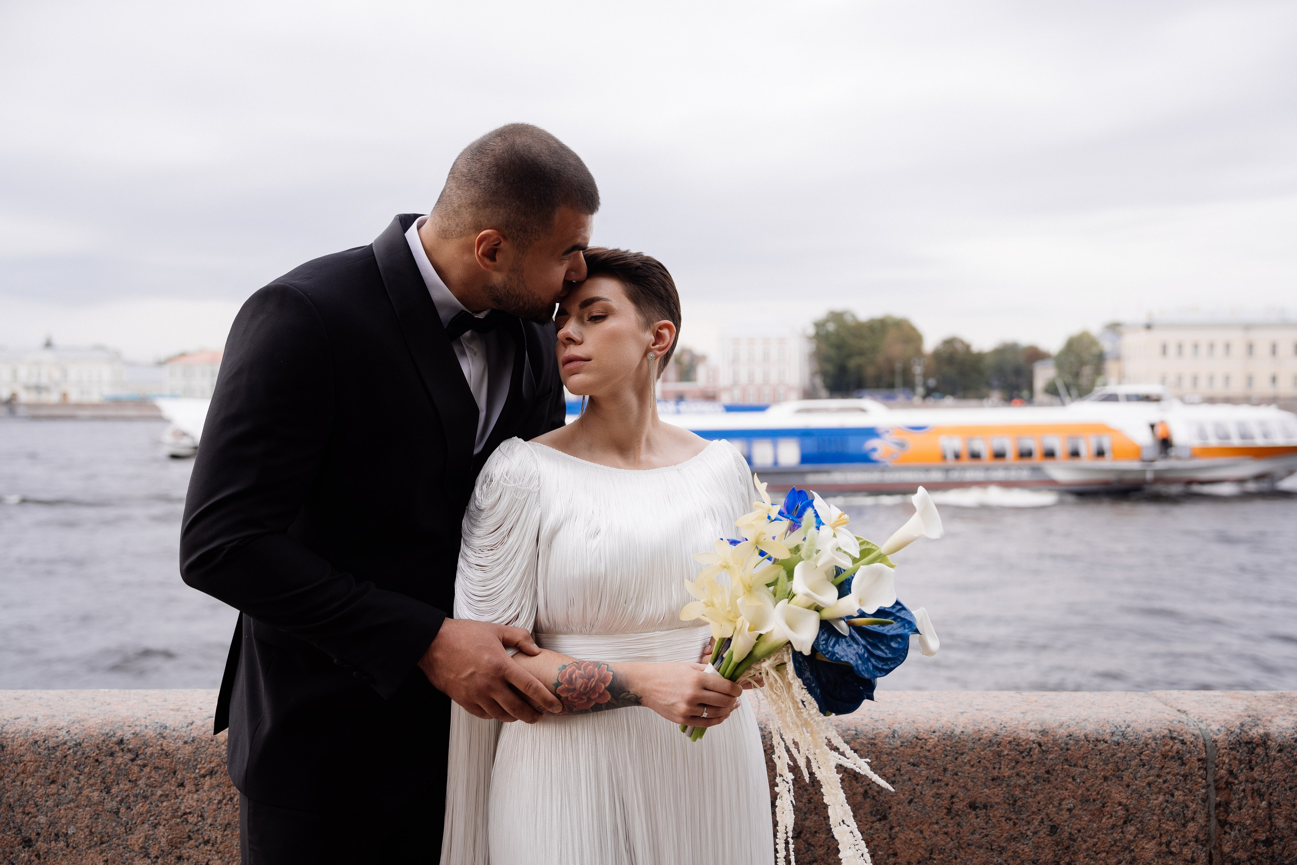 Свадьба в сошиал клабе. Свадебный фотограф организатор в Санкт-Петербурге Ассоль Опарина