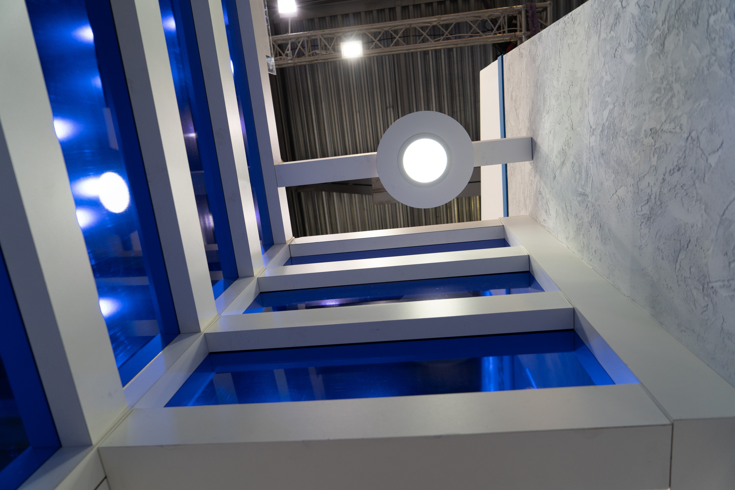 Выставочные стенды. Профессиональный портретный фотограф в Москве Владимир Глаголев