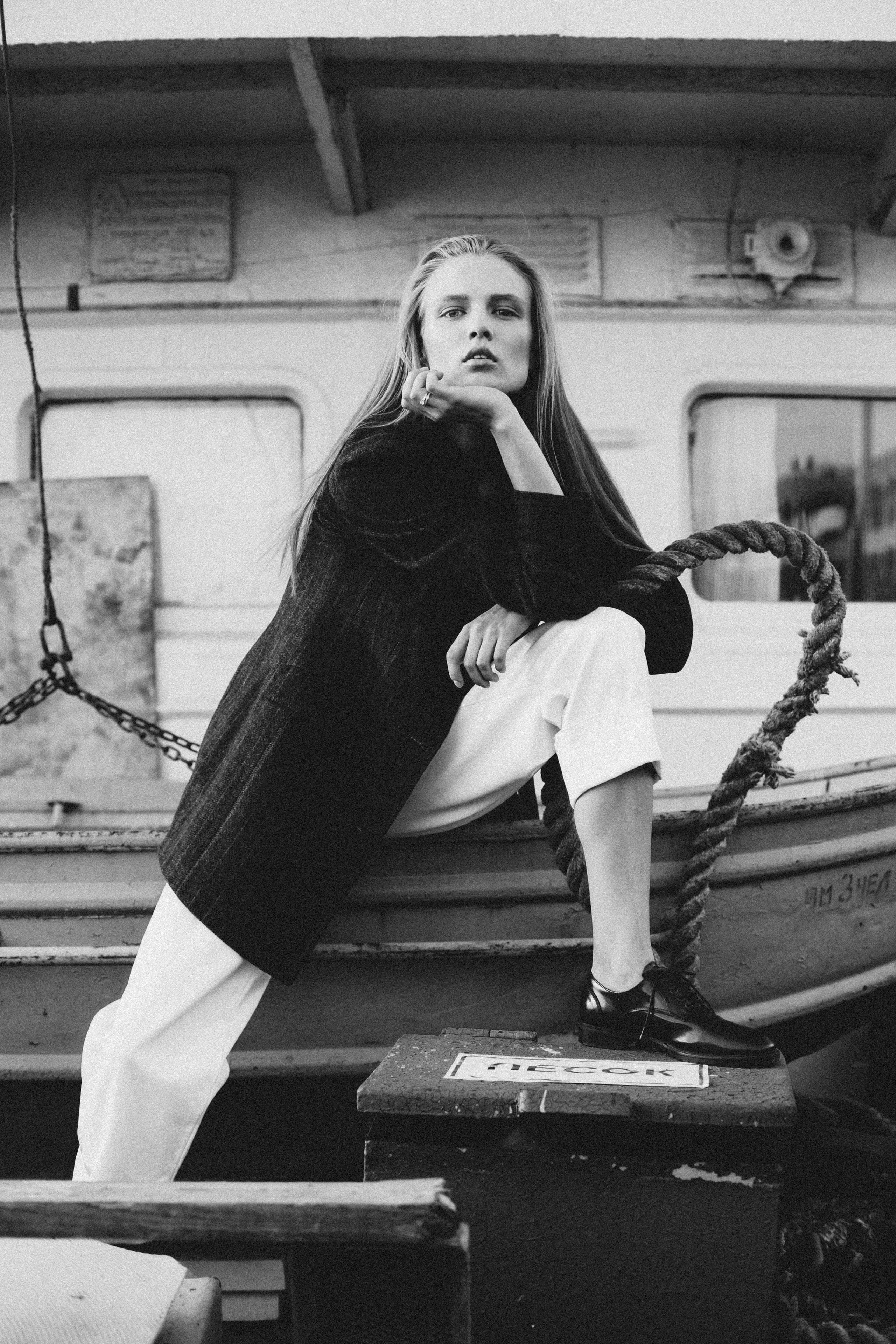 Чб фотосессия на причале. Фотограф Продюсер в горах КБР / Москва  Нальчик Горы