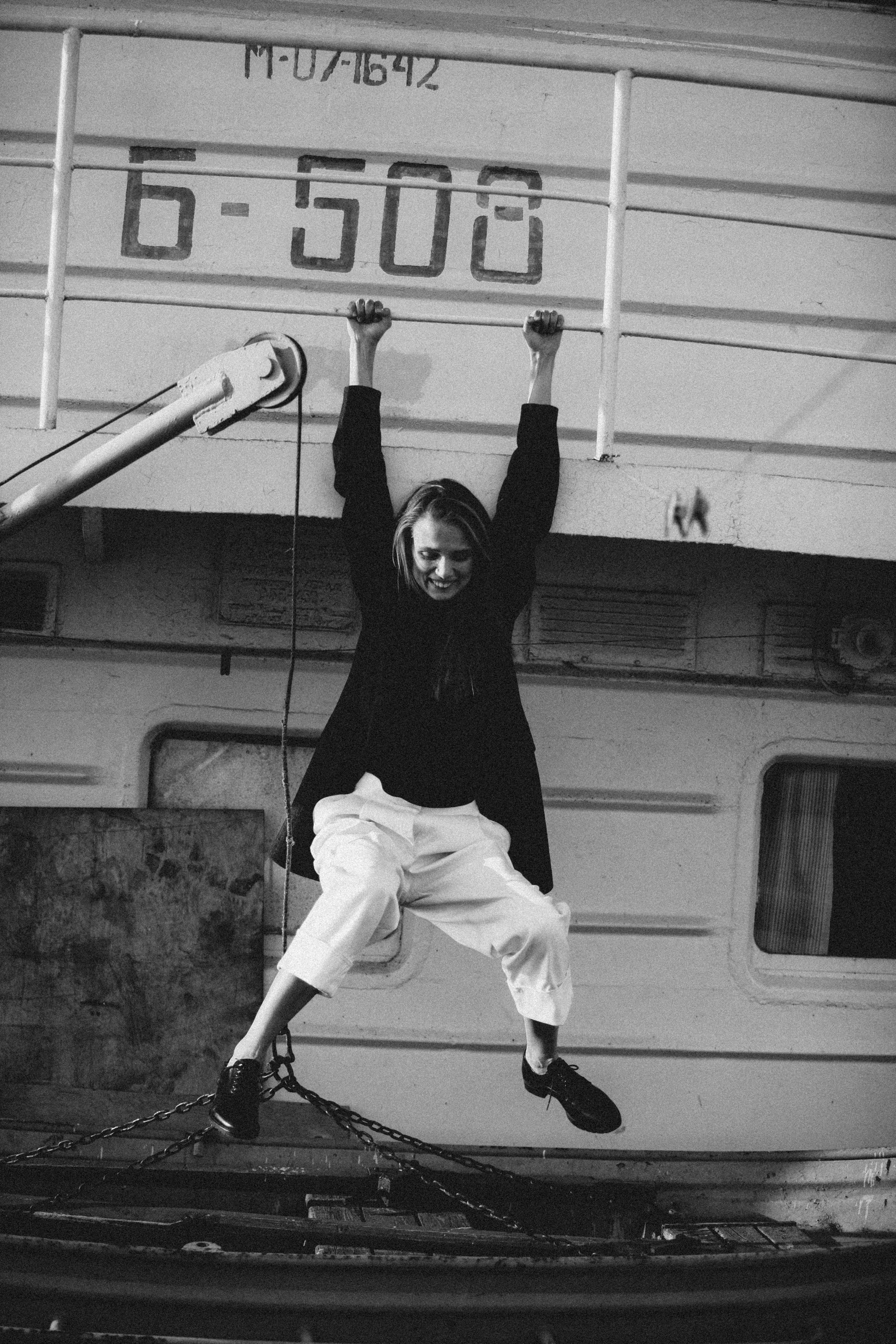 Чб фотосессия на причале. Фотограф Продюсер в горах КБР / Москва  Нальчик Горы