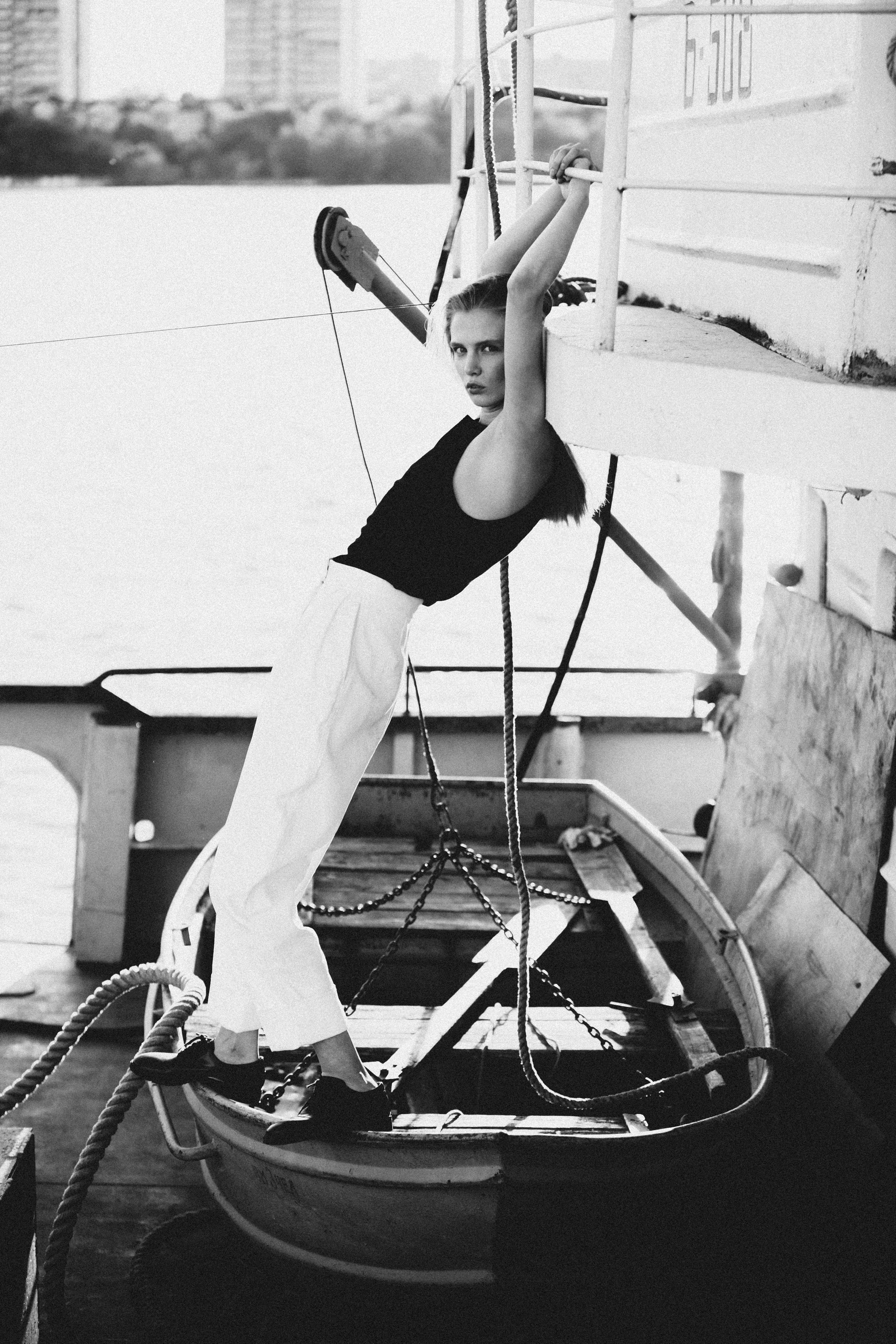 Чб фотосессия на причале. Фотограф Продюсер в горах КБР / Москва  Нальчик Горы