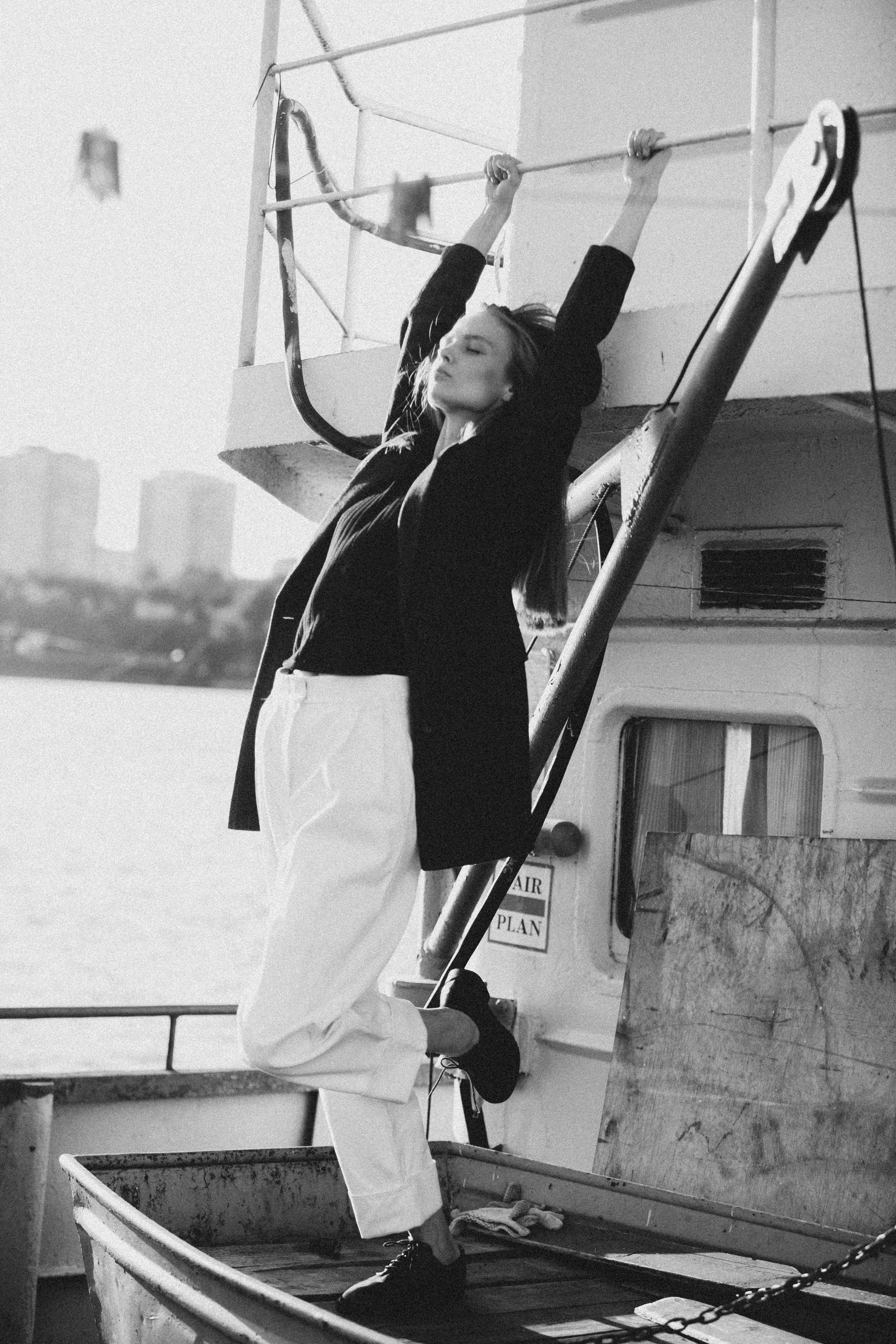 Чб фотосессия на причале. Фотограф Продюсер в горах КБР / Москва  Нальчик Горы