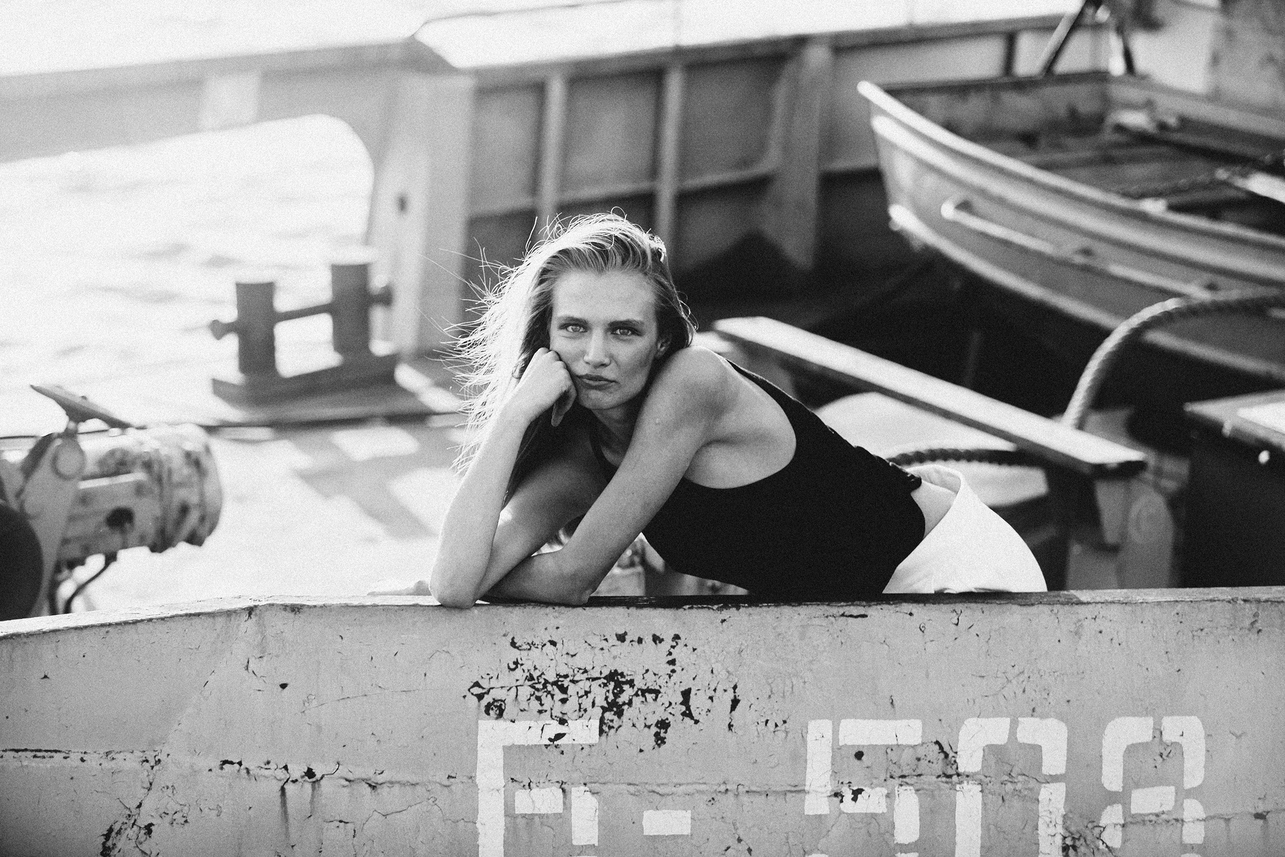 Чб фотосессия на причале. Фотограф Продюсер в горах КБР / Москва  Нальчик Горы