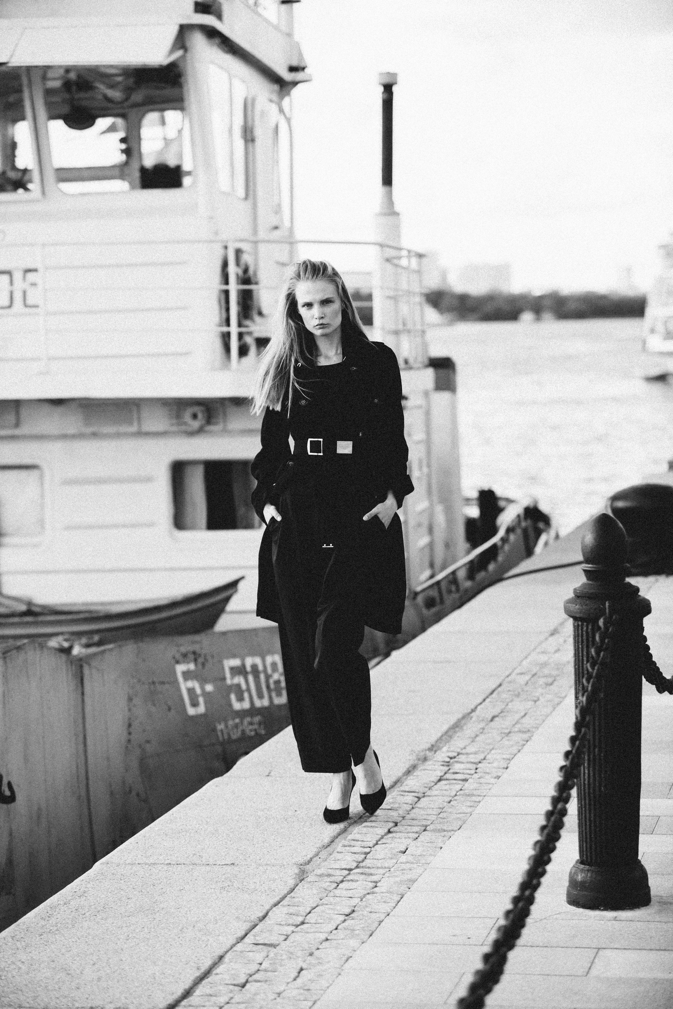 Чб фотосессия на причале. Фотограф Продюсер в горах КБР / Москва  Нальчик Горы