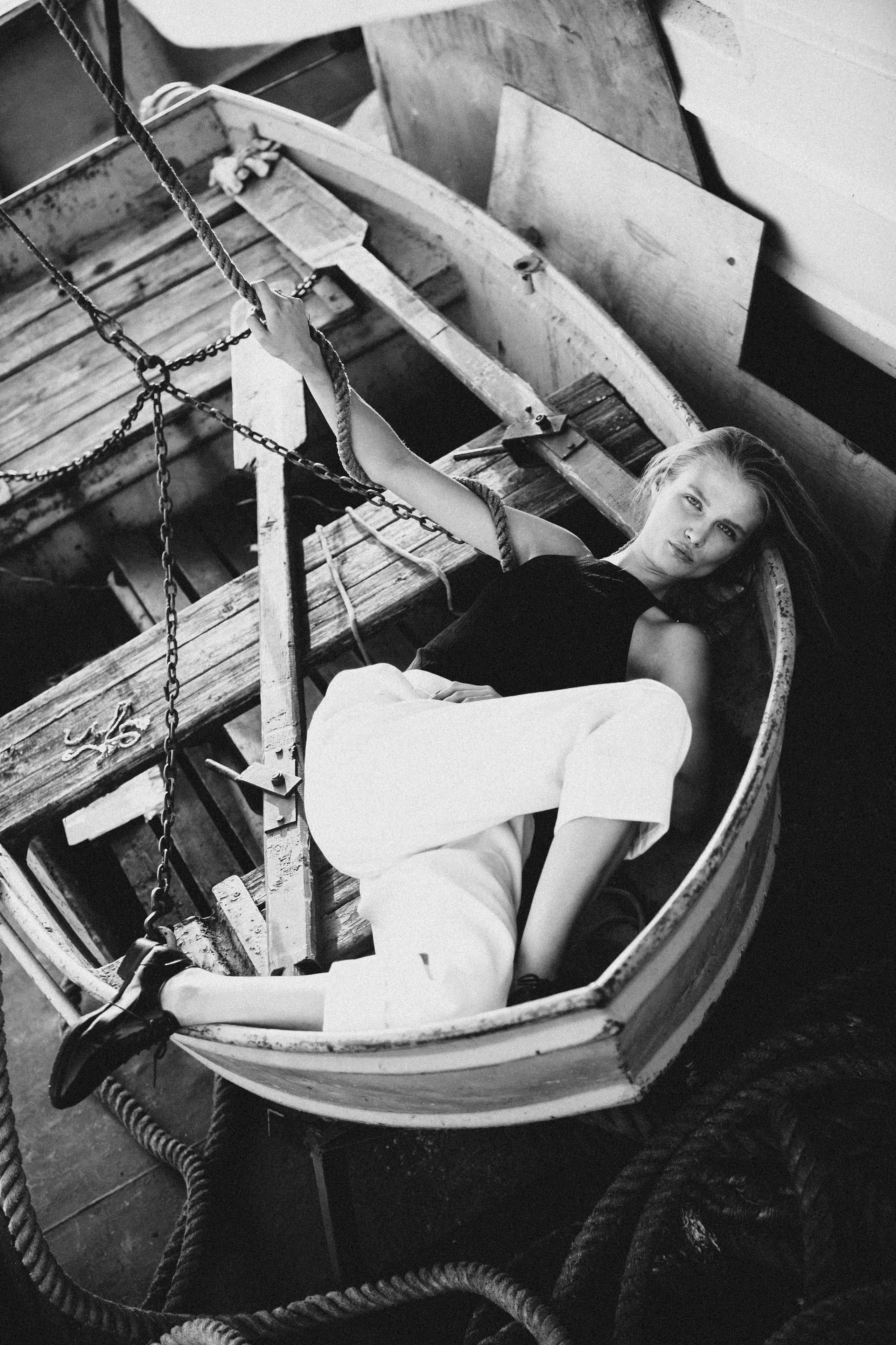 Чб фотосессия на причале. Фотограф Продюсер в горах КБР / Москва  Нальчик Горы