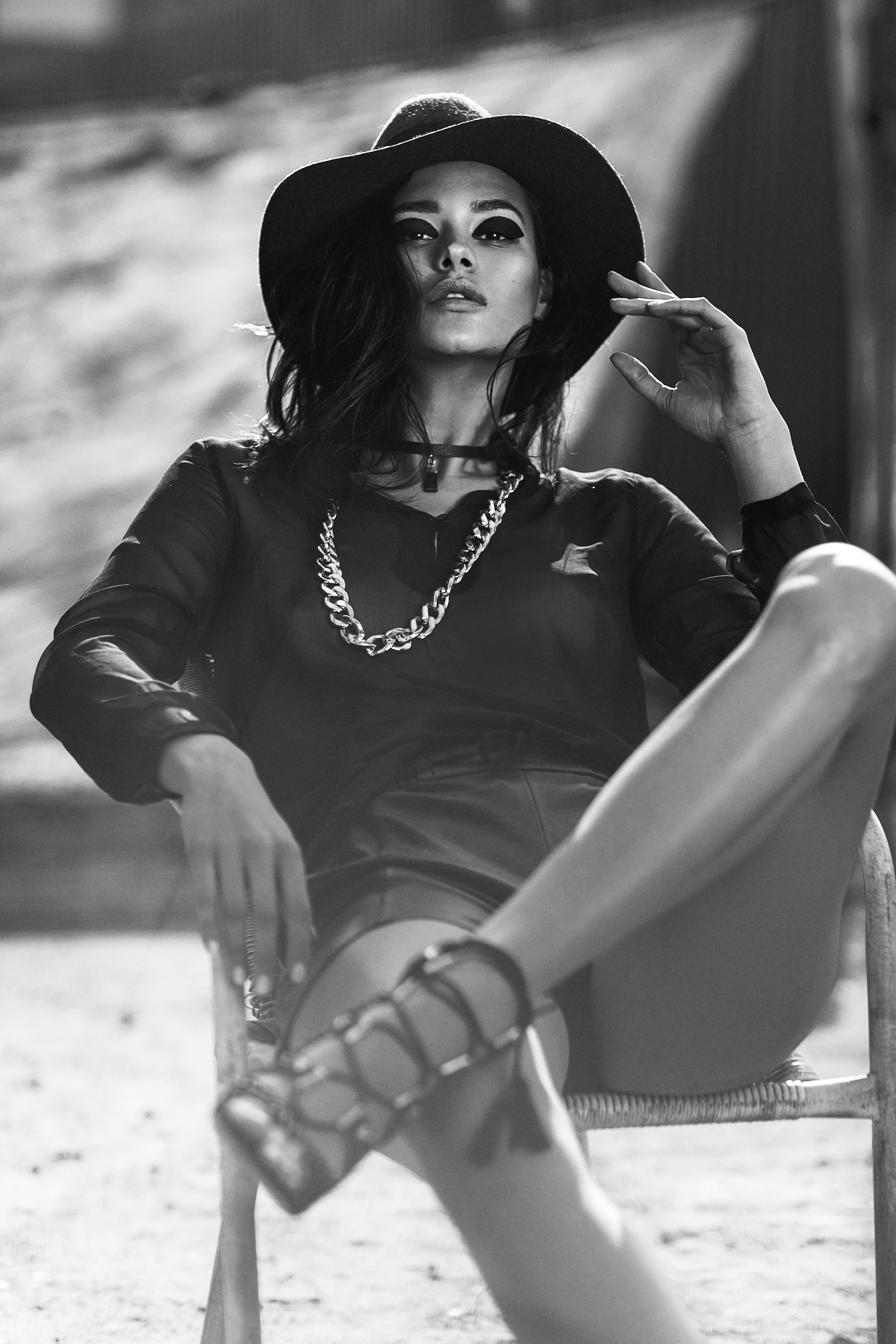 Черно-белая фотосессия в белье. Фотограф Продюсер в горах КБР / Москва  Нальчик Горы