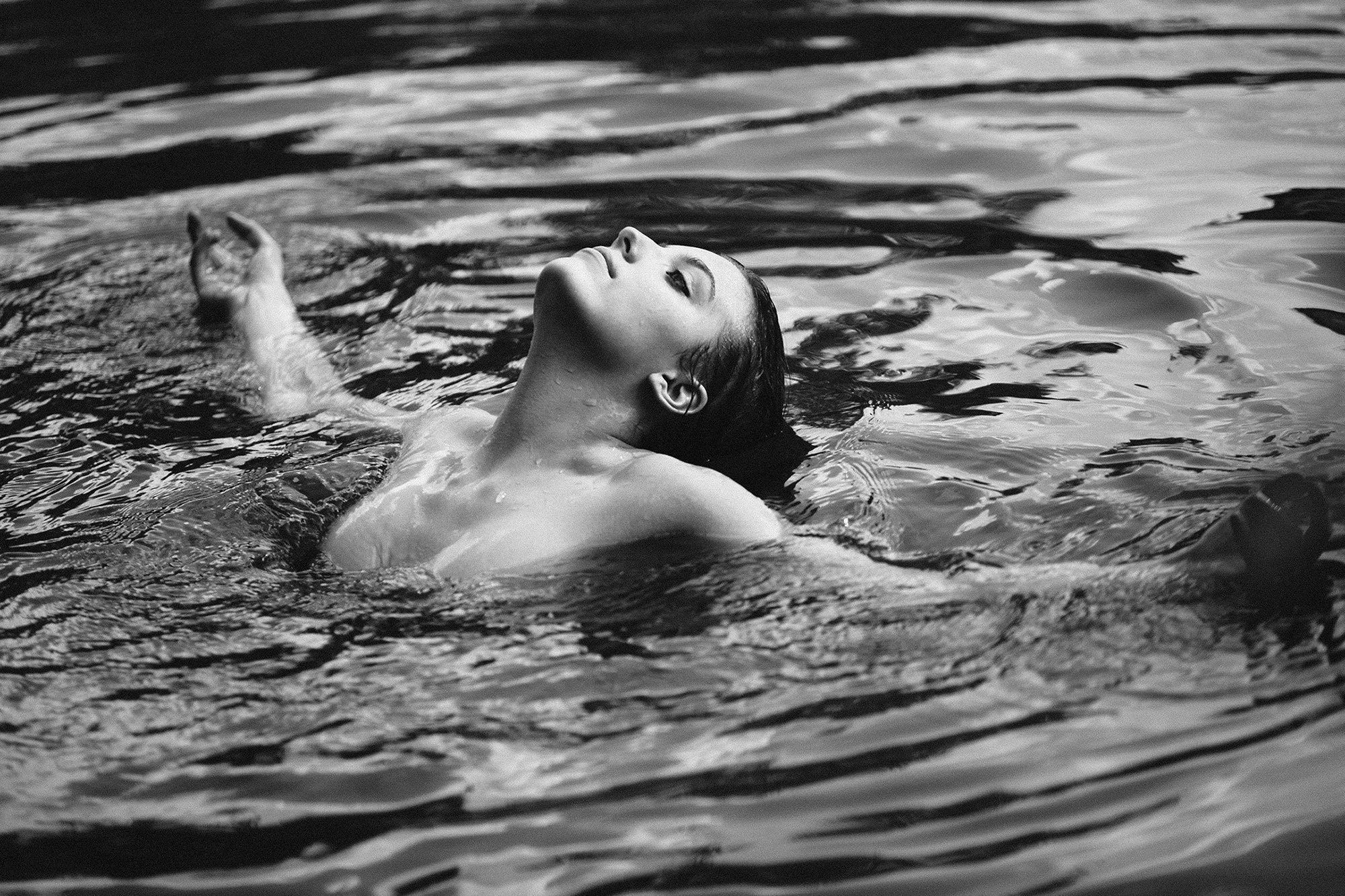 Фотосессия в воде. Фотограф Продюсер в горах КБР / Москва  Нальчик Горы